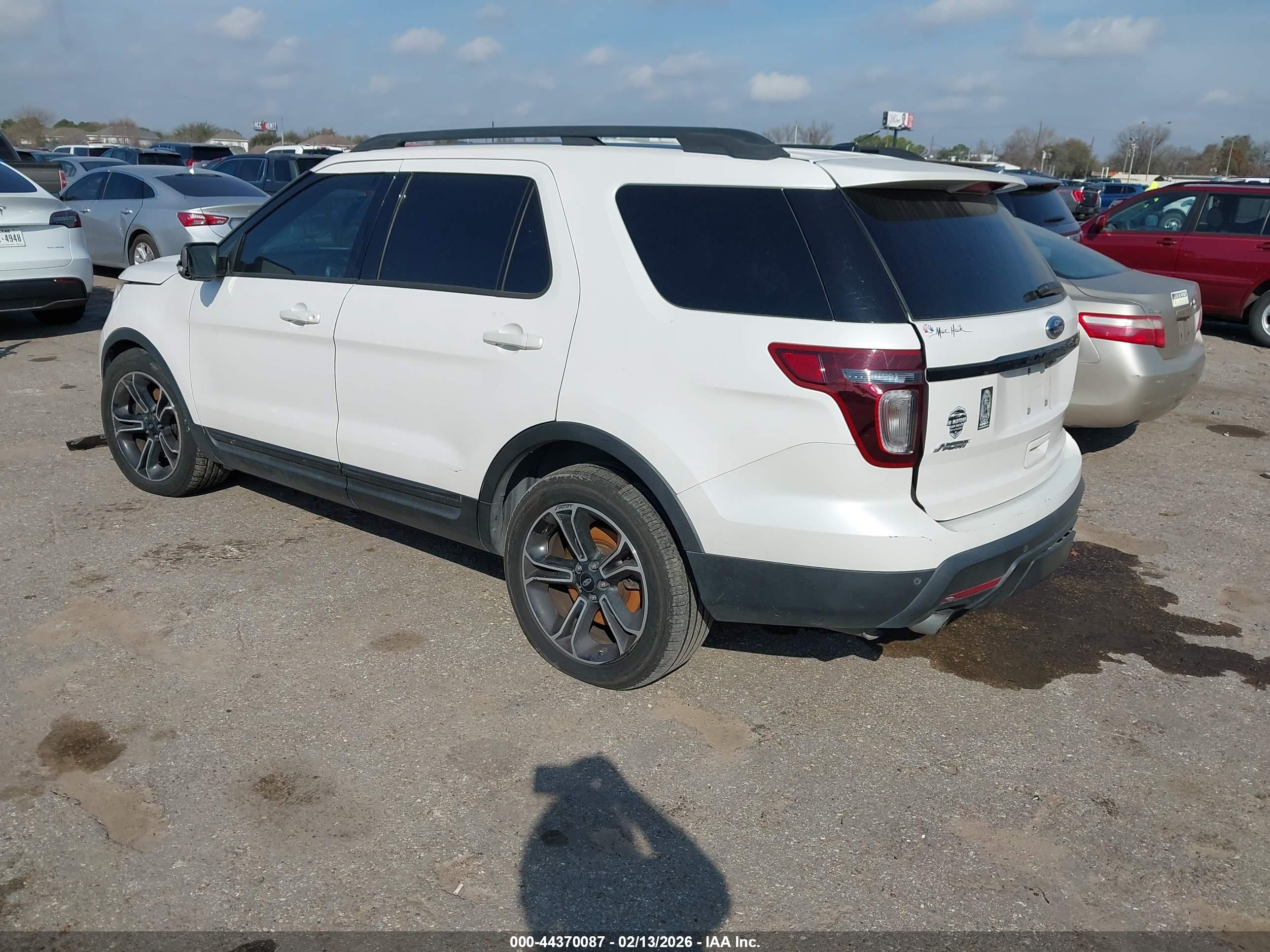 FORD EXPLORER image 3