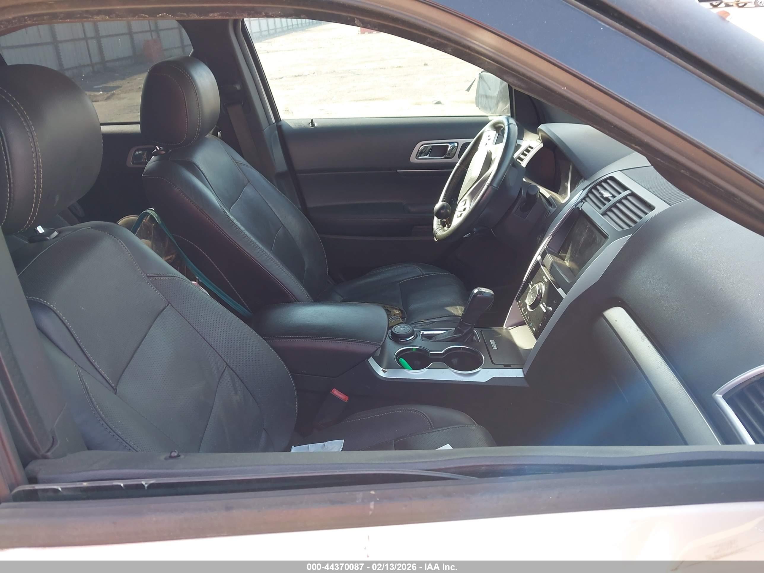 FORD EXPLORER image 5