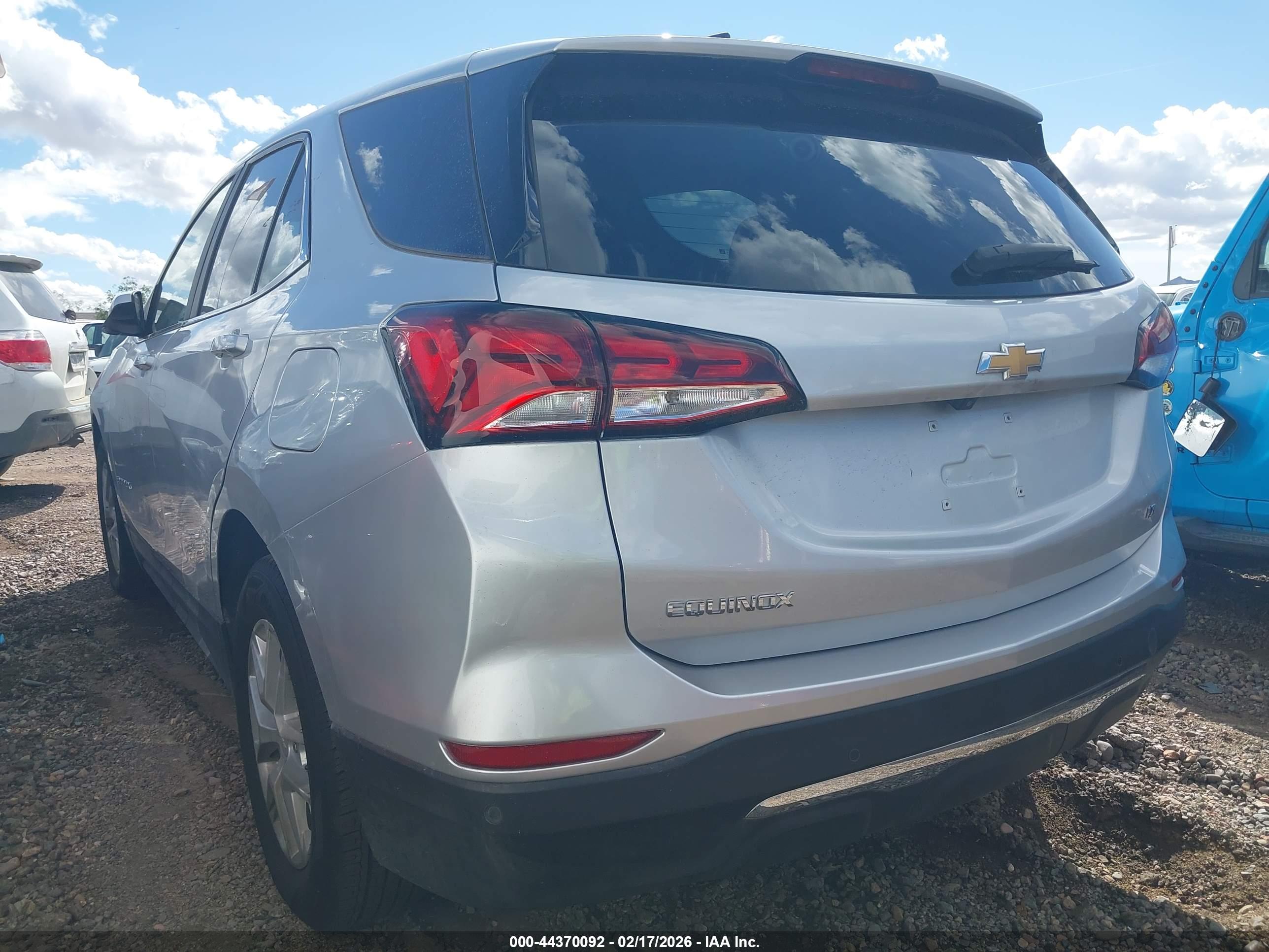 CHEVROLET EQUINOX image 3