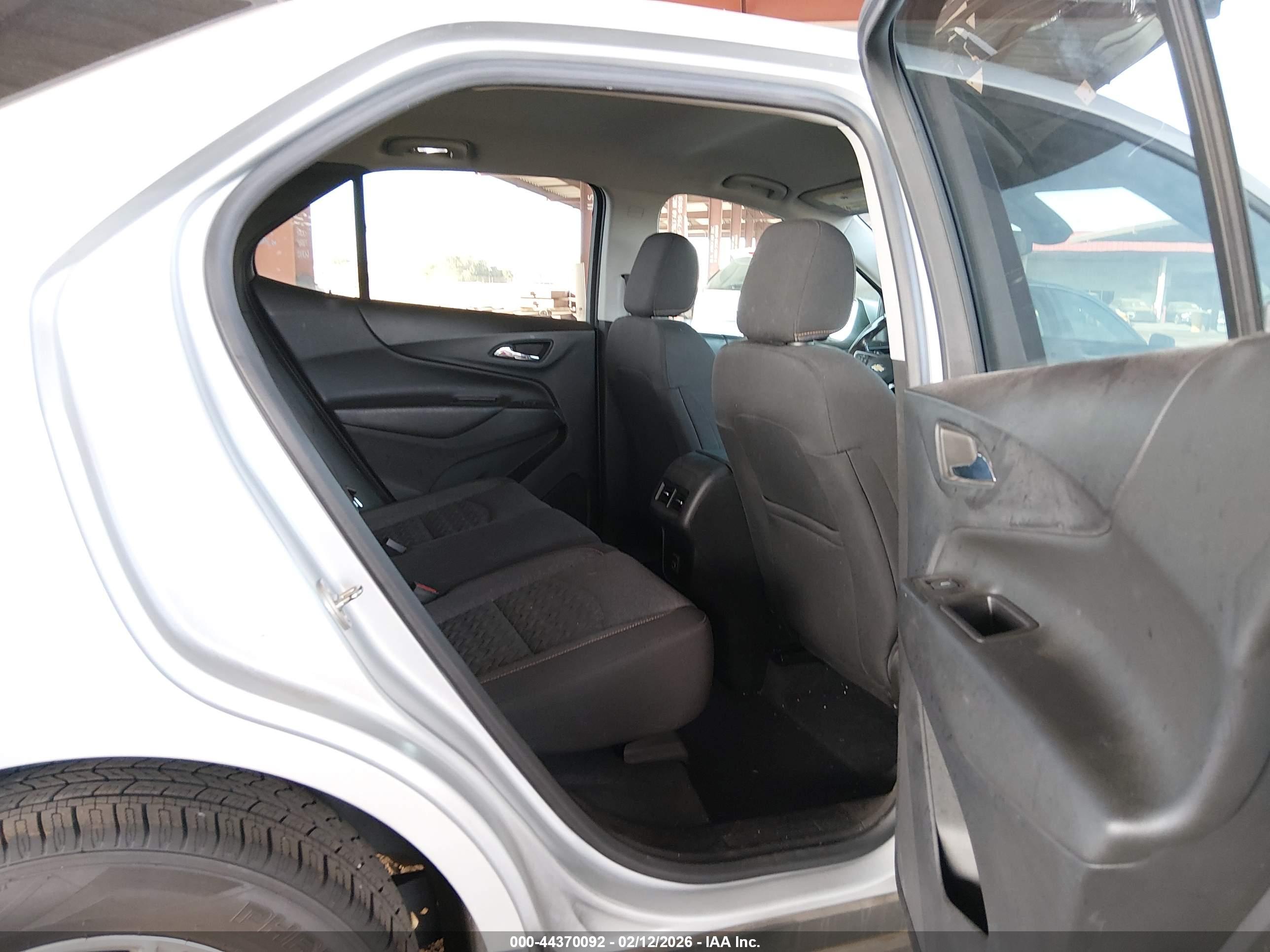 CHEVROLET EQUINOX image 8