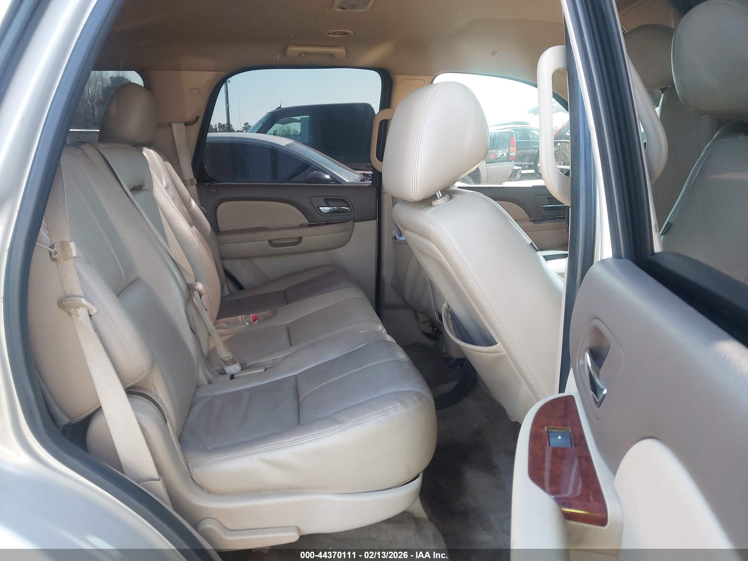 GMC YUKON image 8