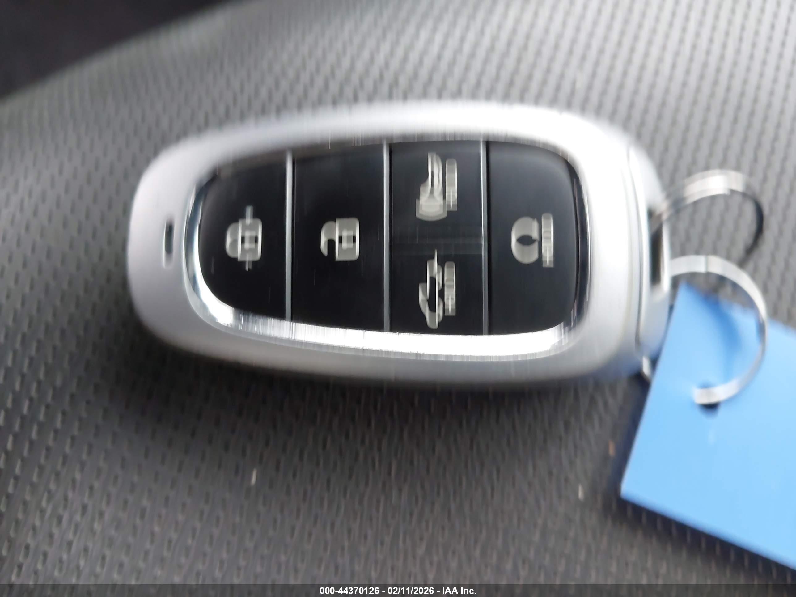 HYUNDAI SANTA image 11