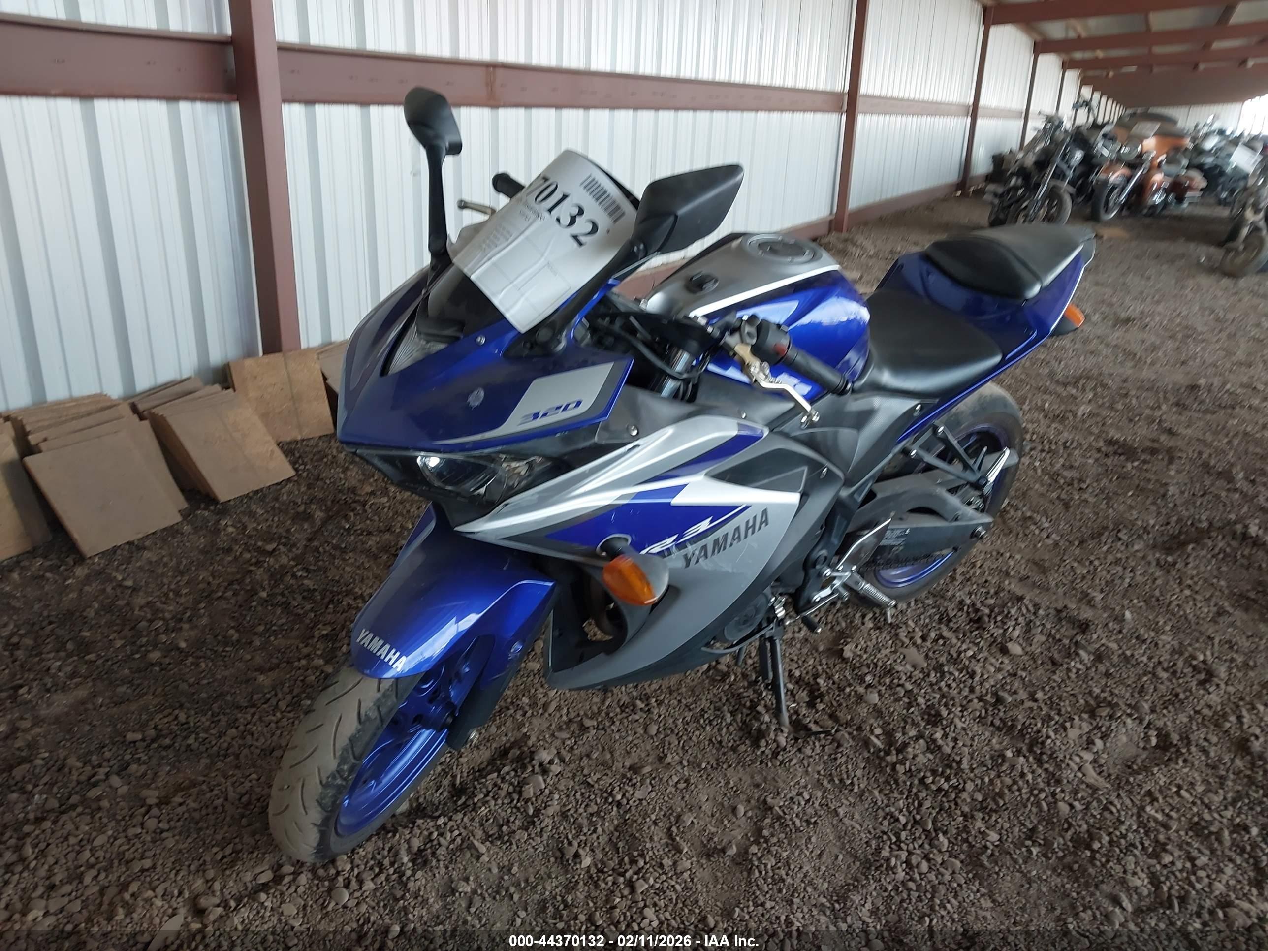 YAMAHA YZFR3 image 2