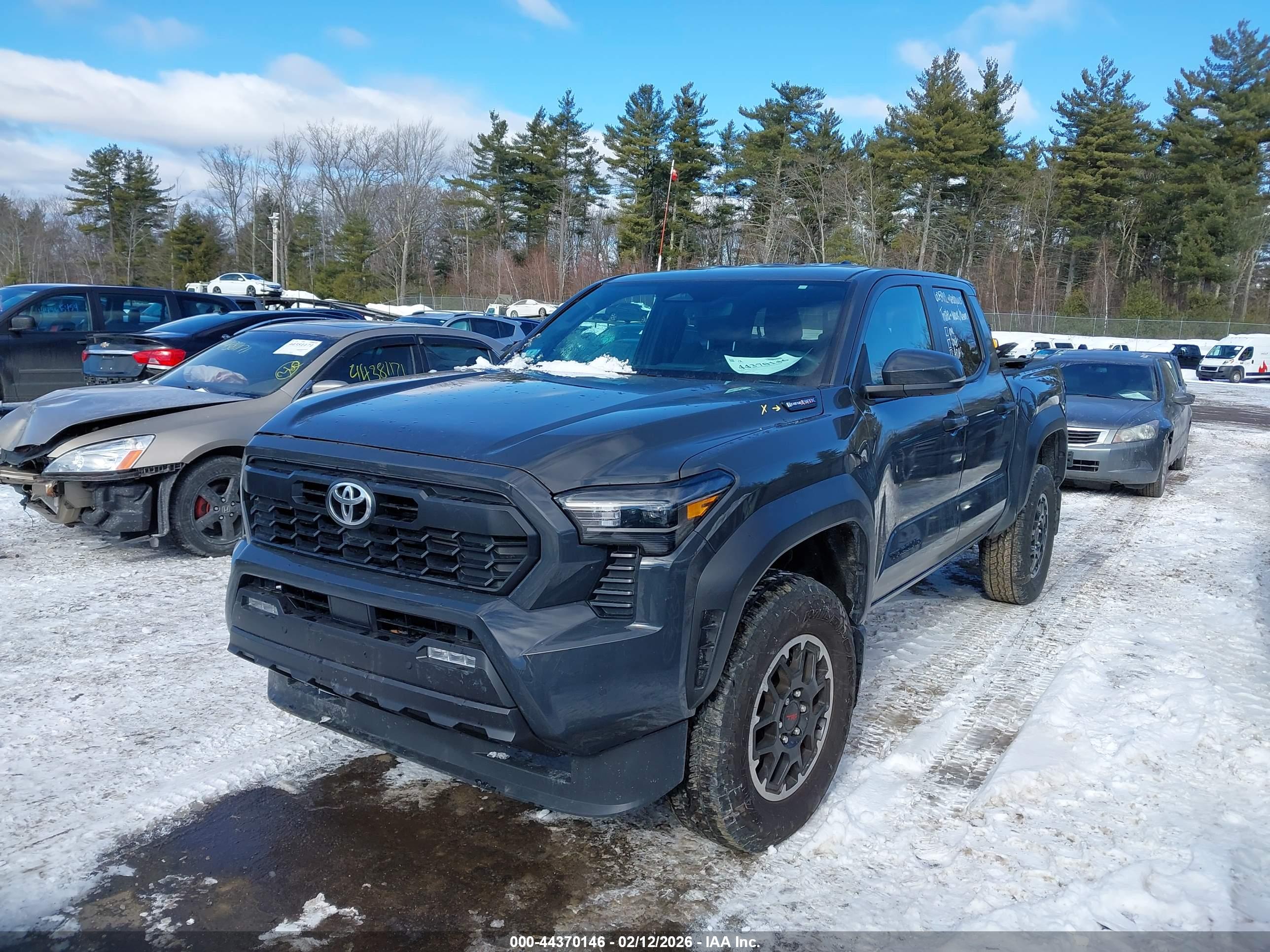 TOYOTA TACOMA image 2