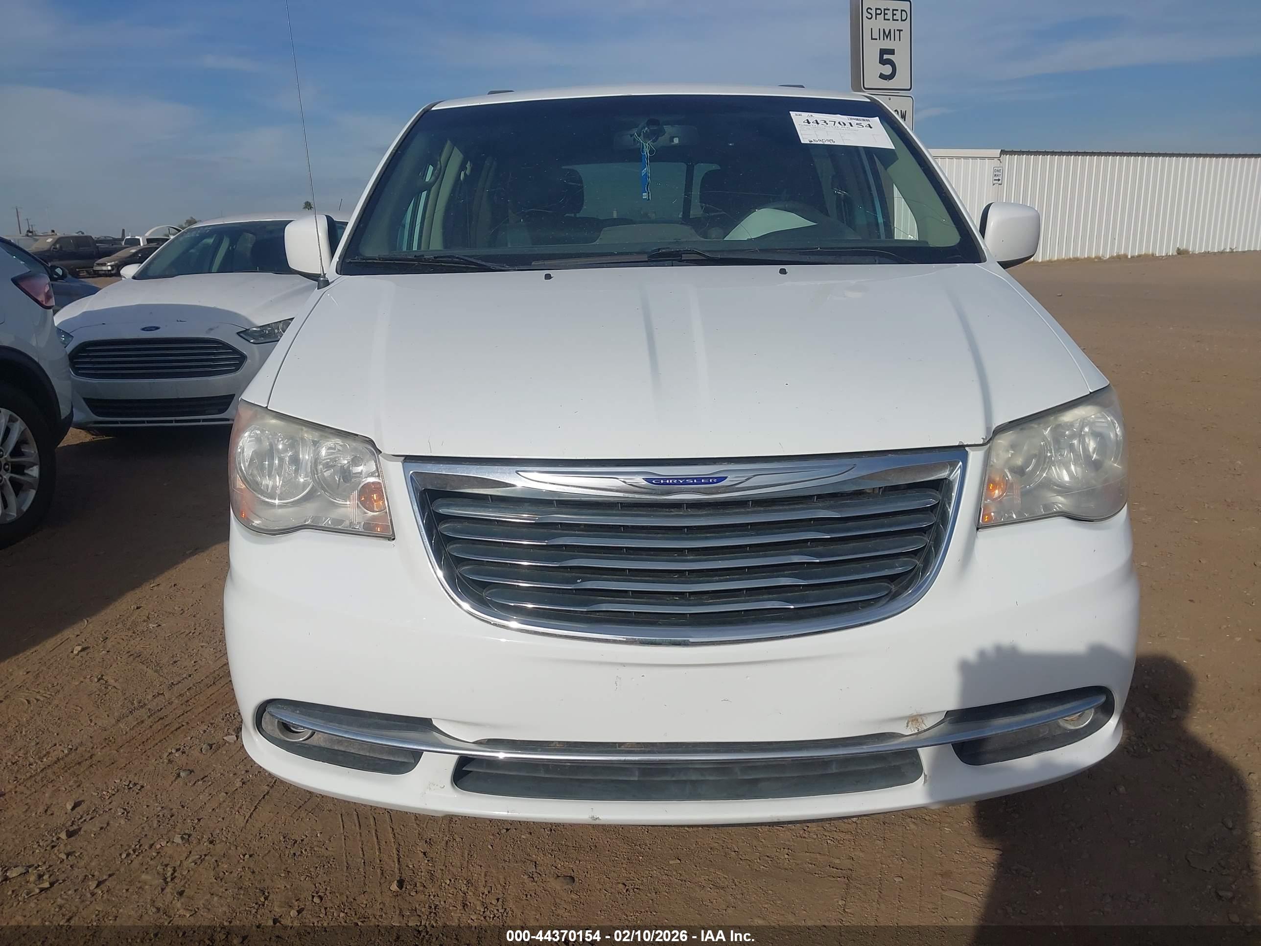 CHRYSLER TOWN image 6