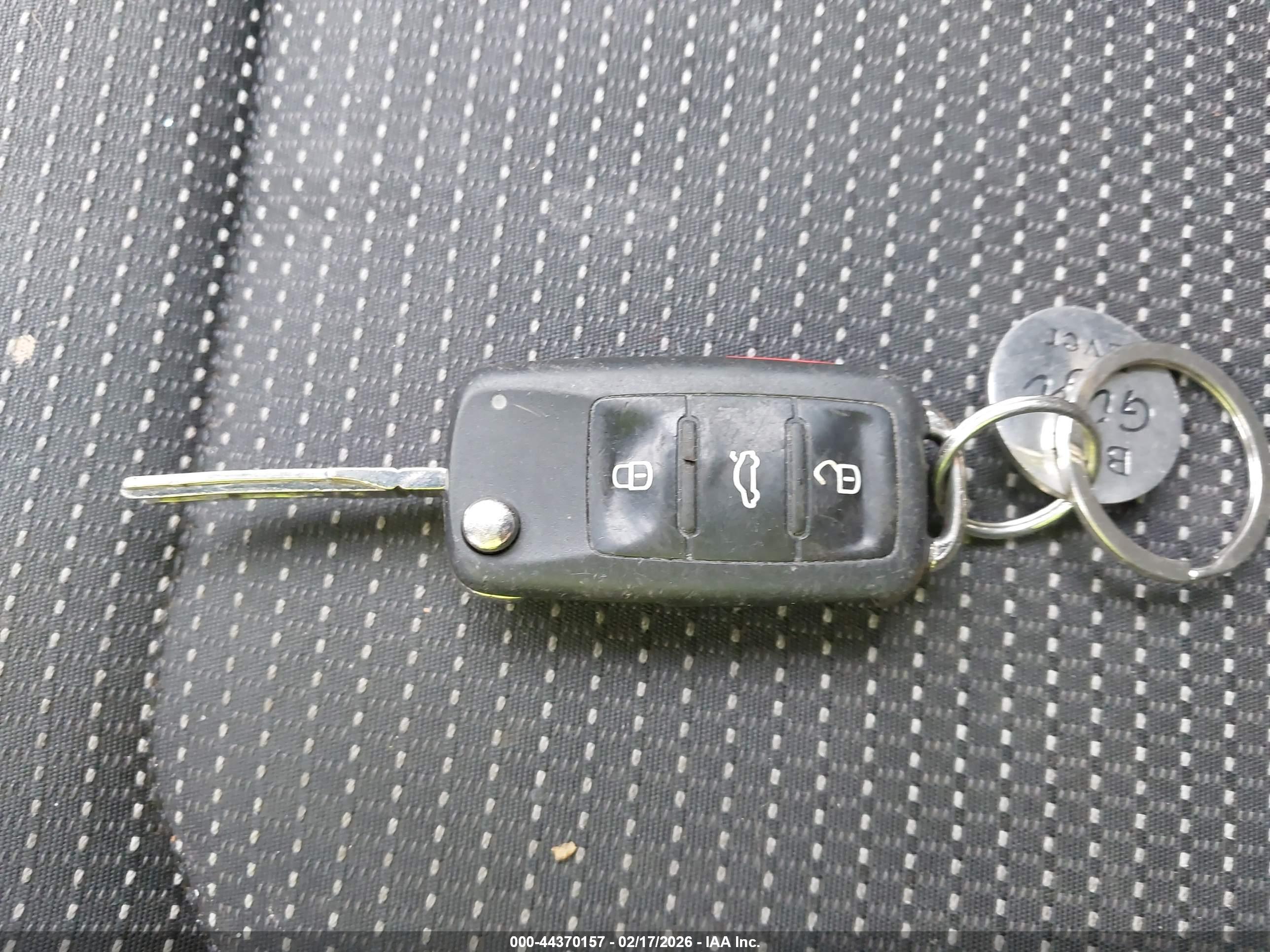VOLKSWAGEN PASSAT image 11
