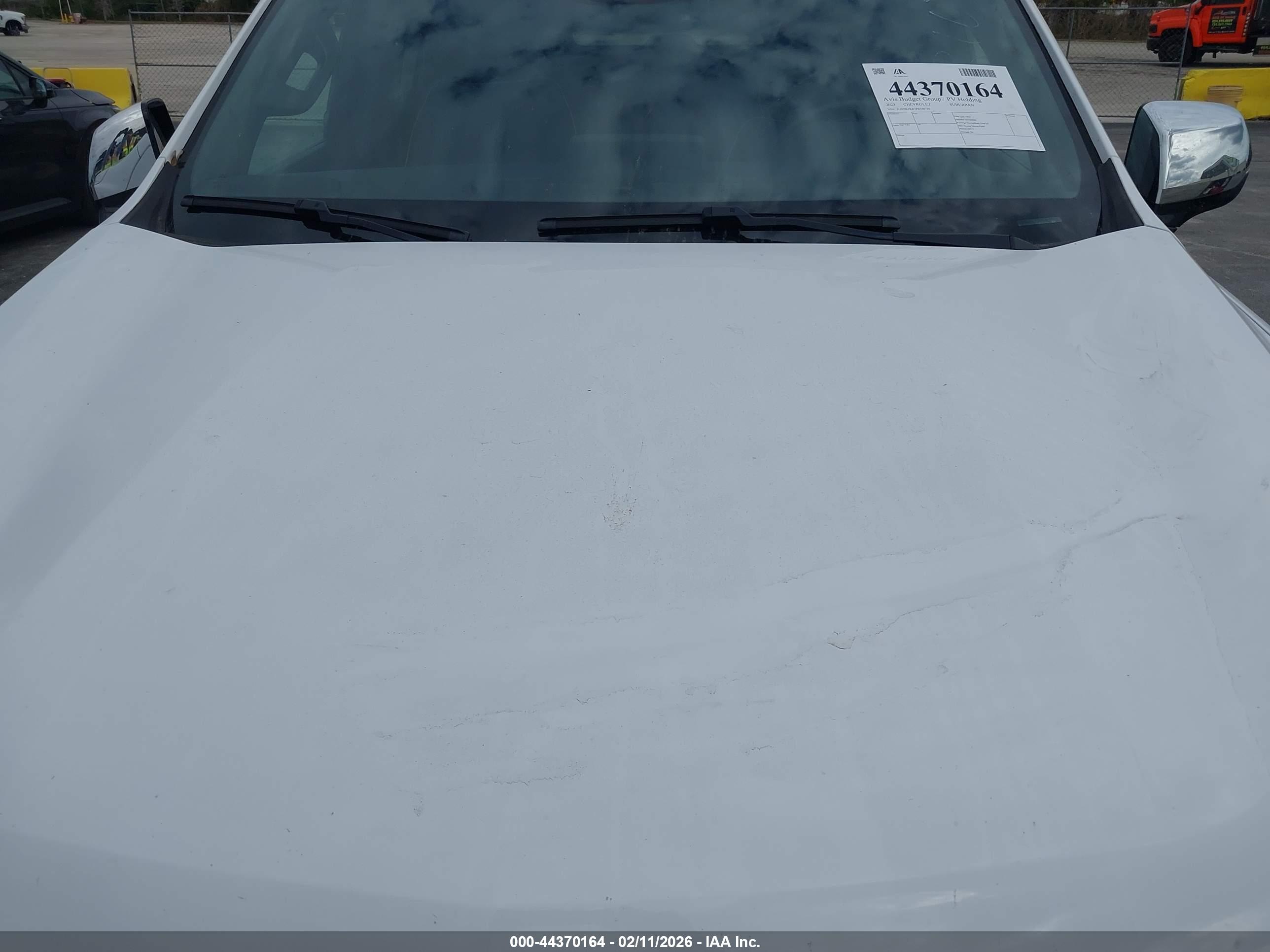CHEVROLET SUBURBAN image 6