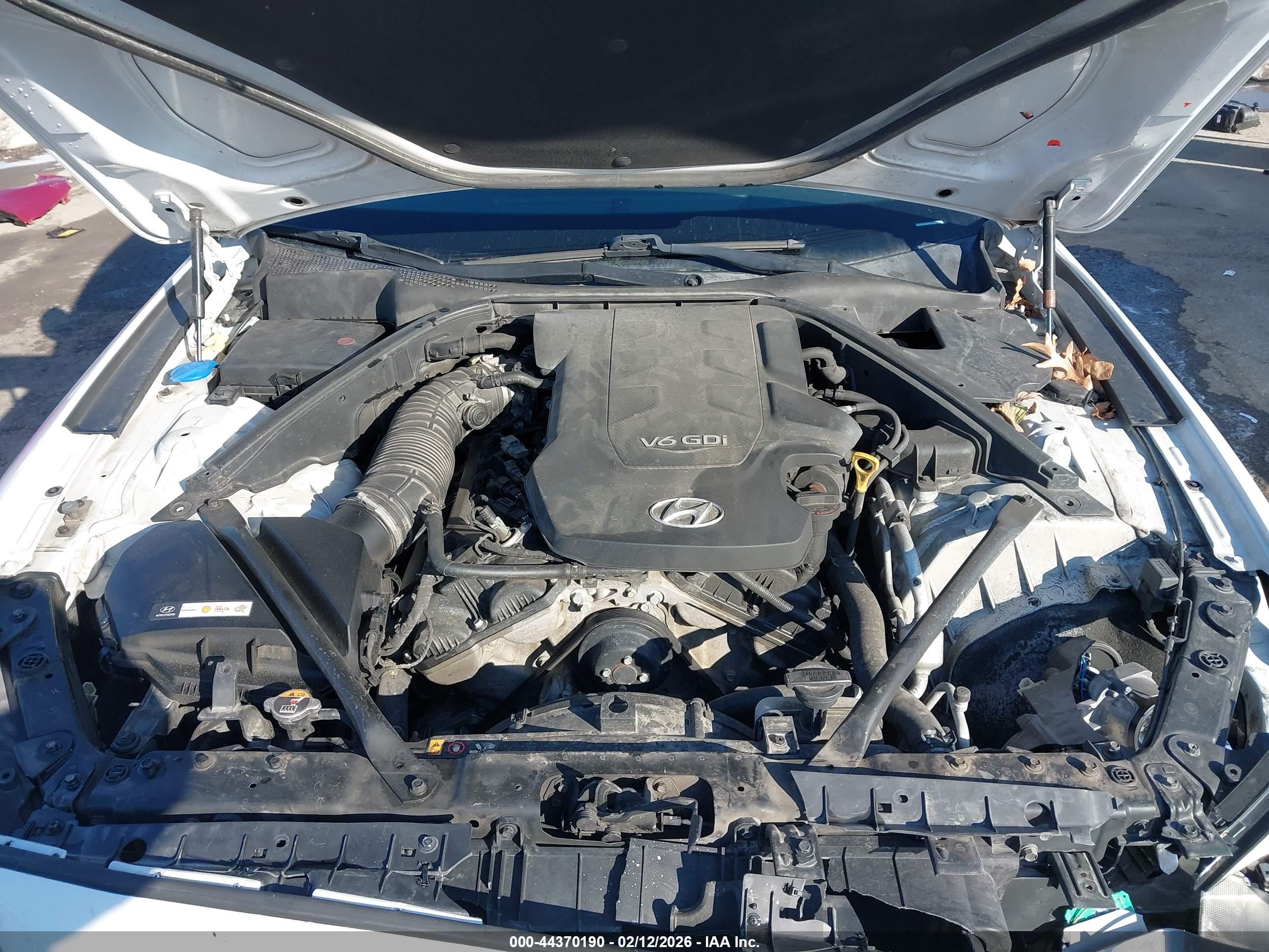 HYUNDAI GENESIS image 10