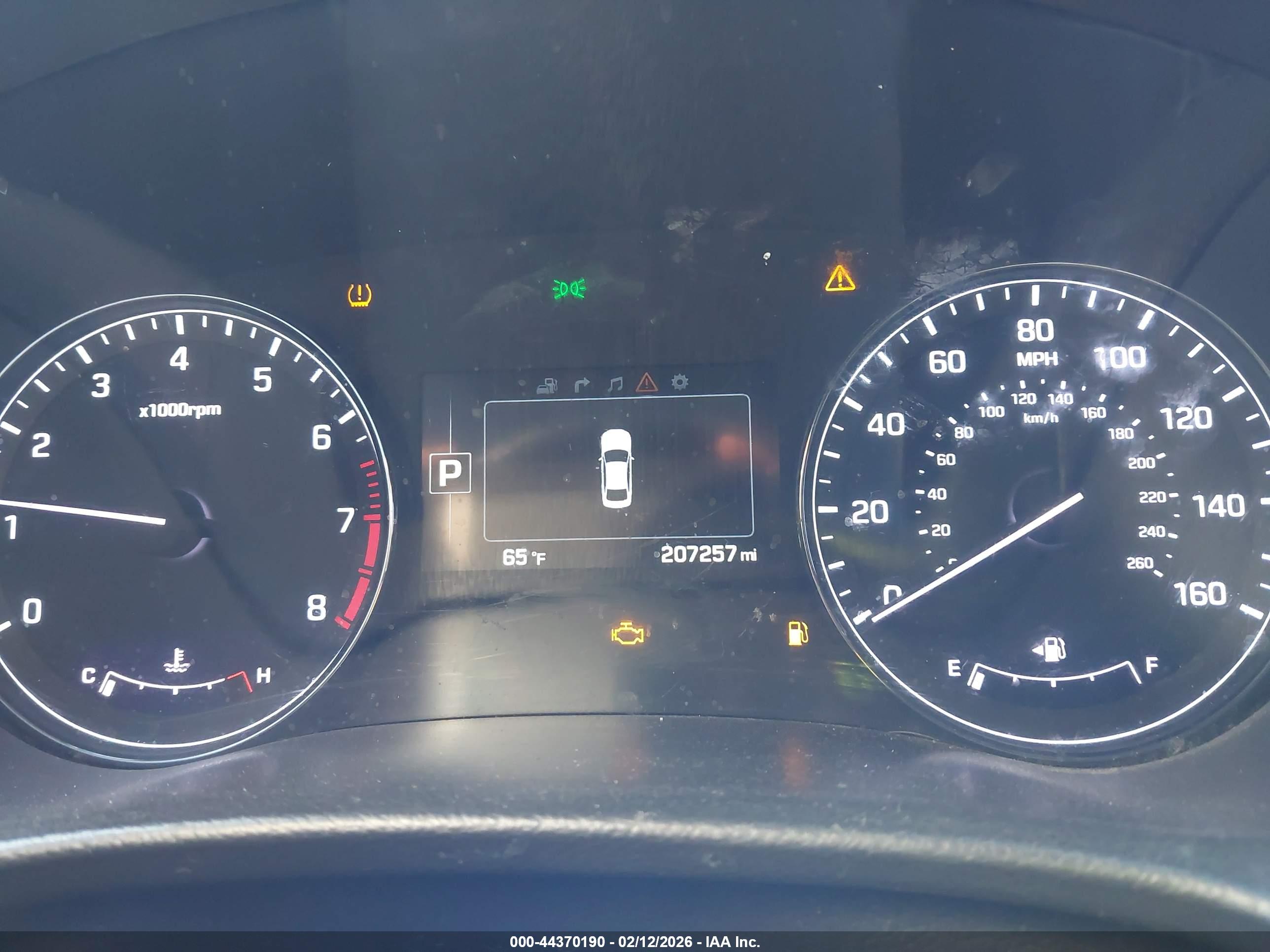 HYUNDAI GENESIS image 7