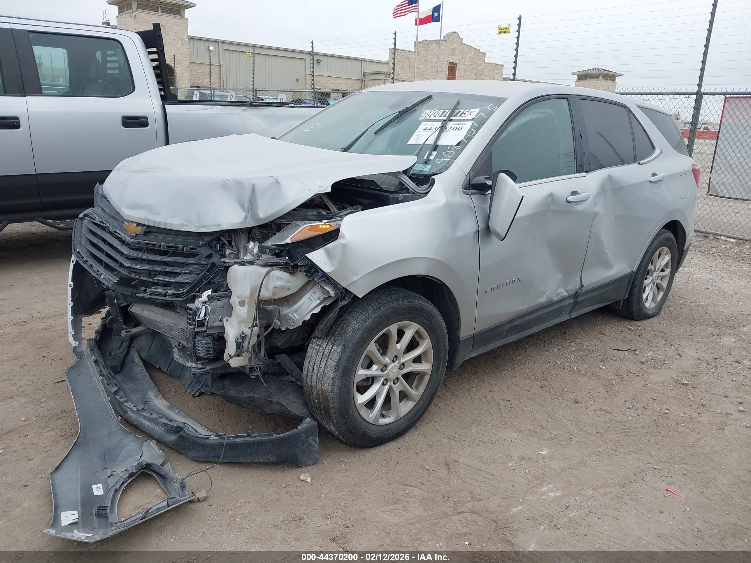CHEVROLET EQUINOX image 2