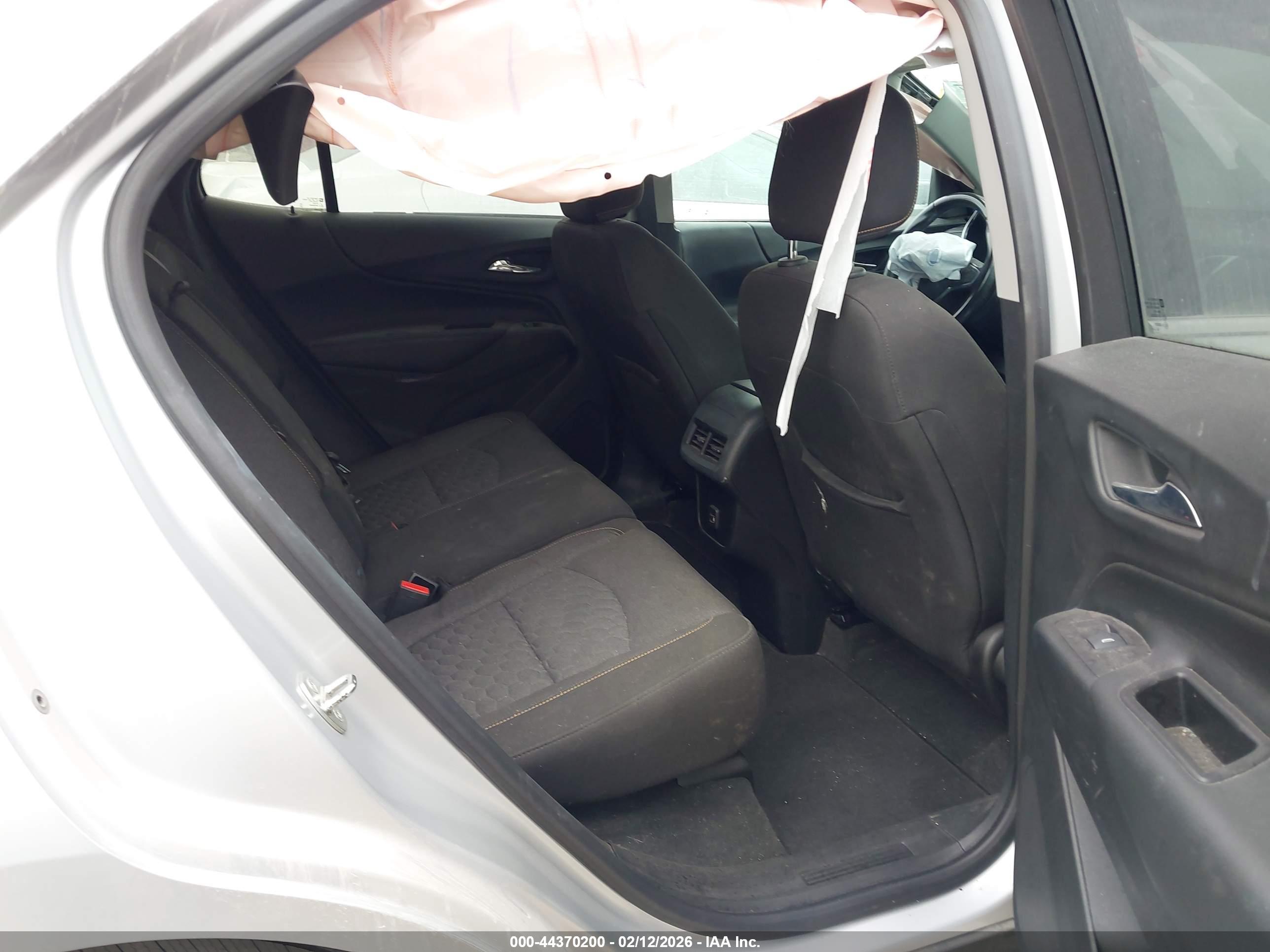 CHEVROLET EQUINOX image 8