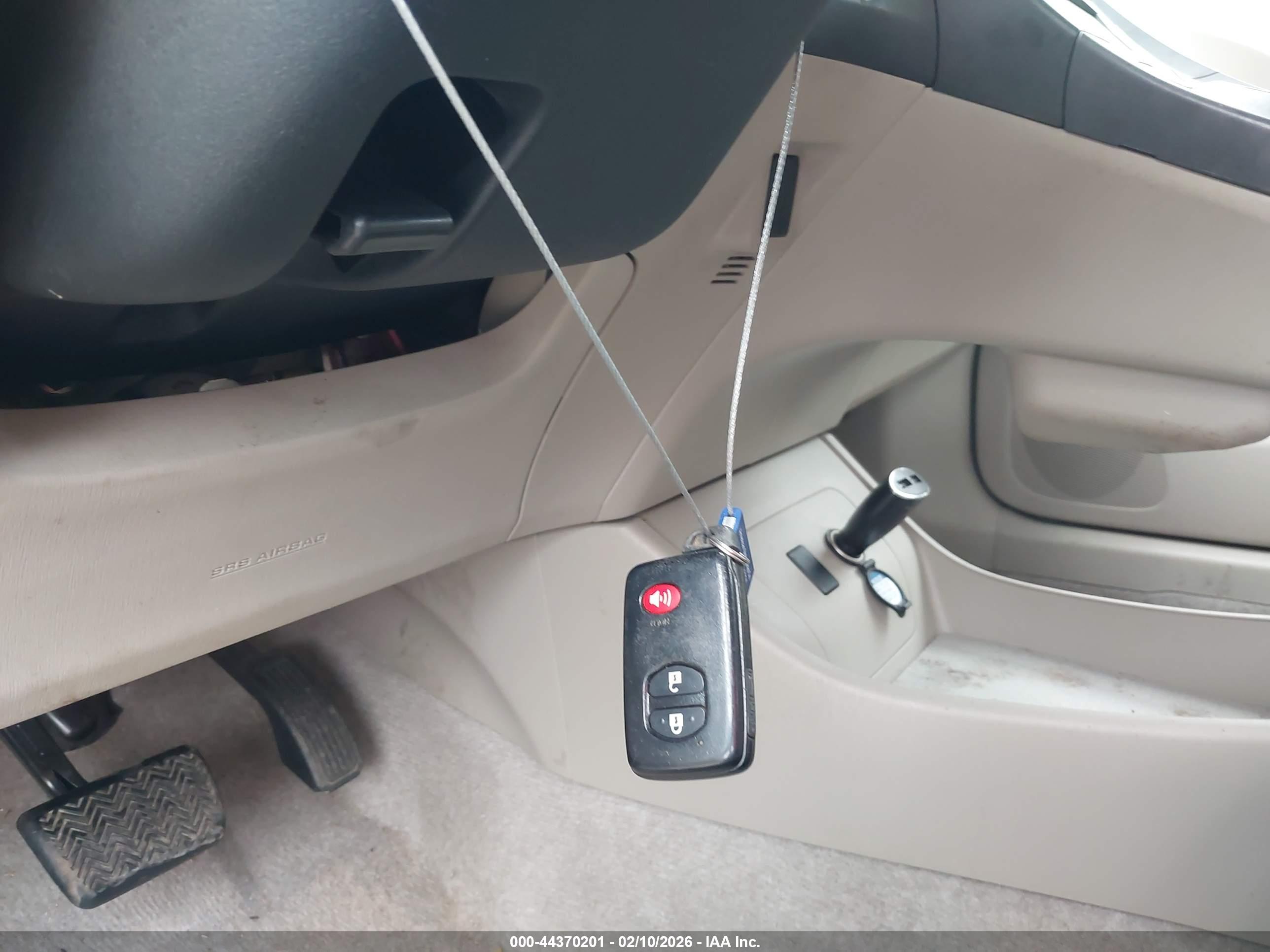 TOYOTA PRIUS image 11