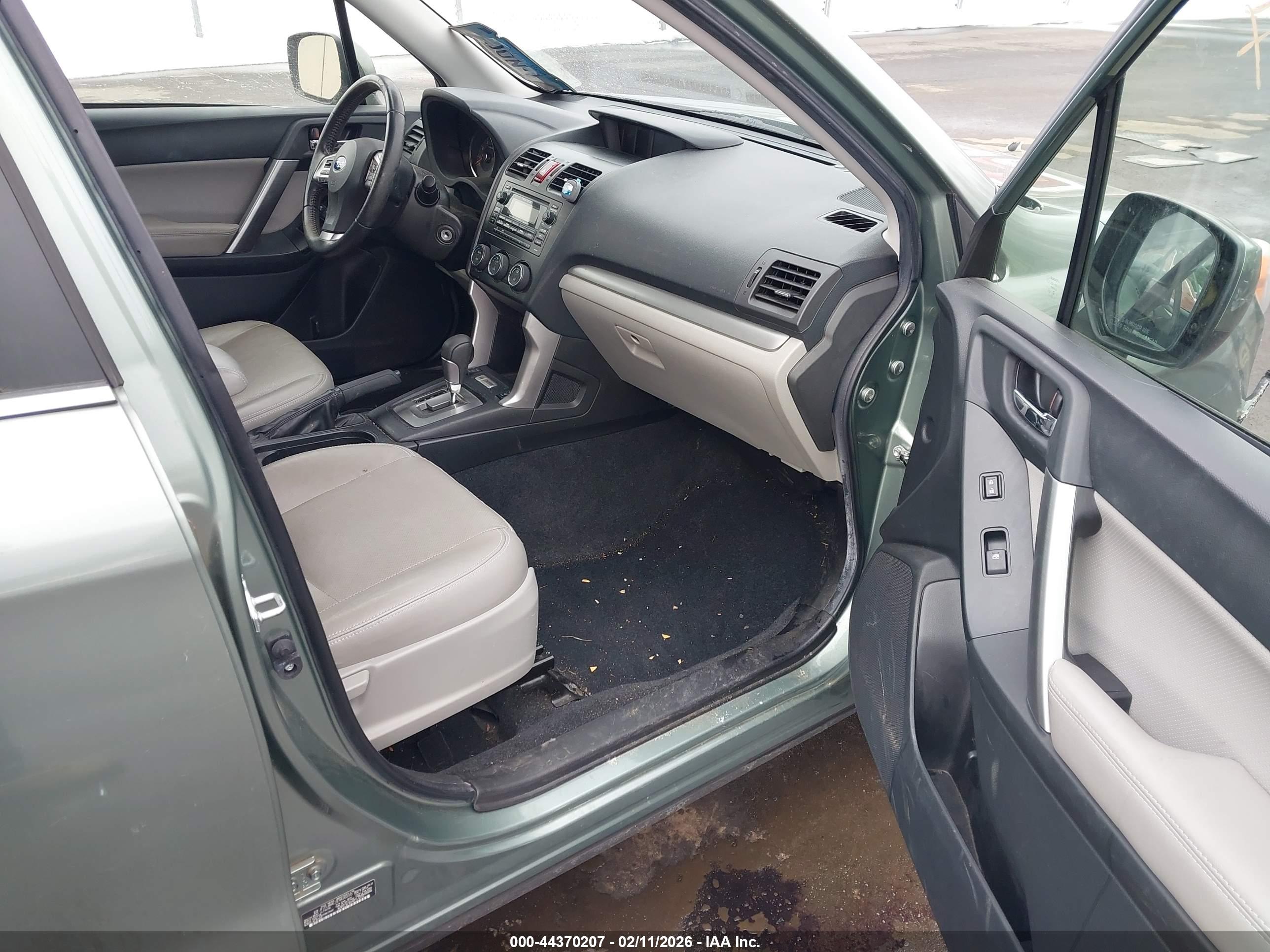 SUBARU FORESTER image 5