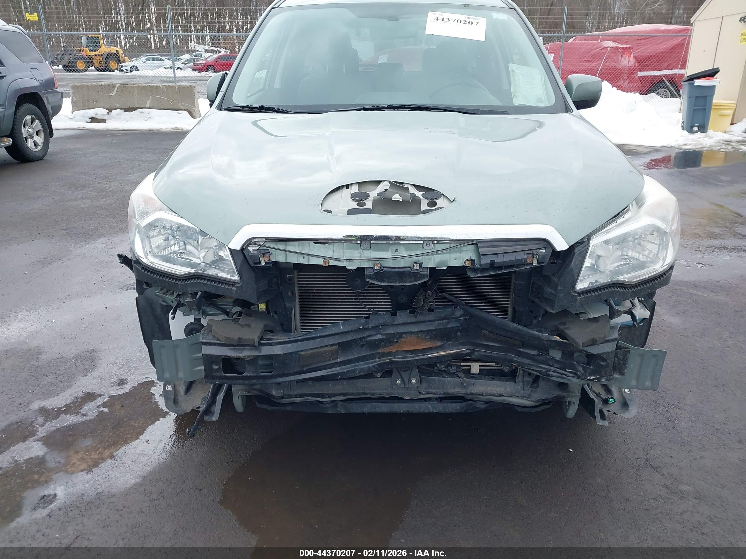 SUBARU FORESTER image 6