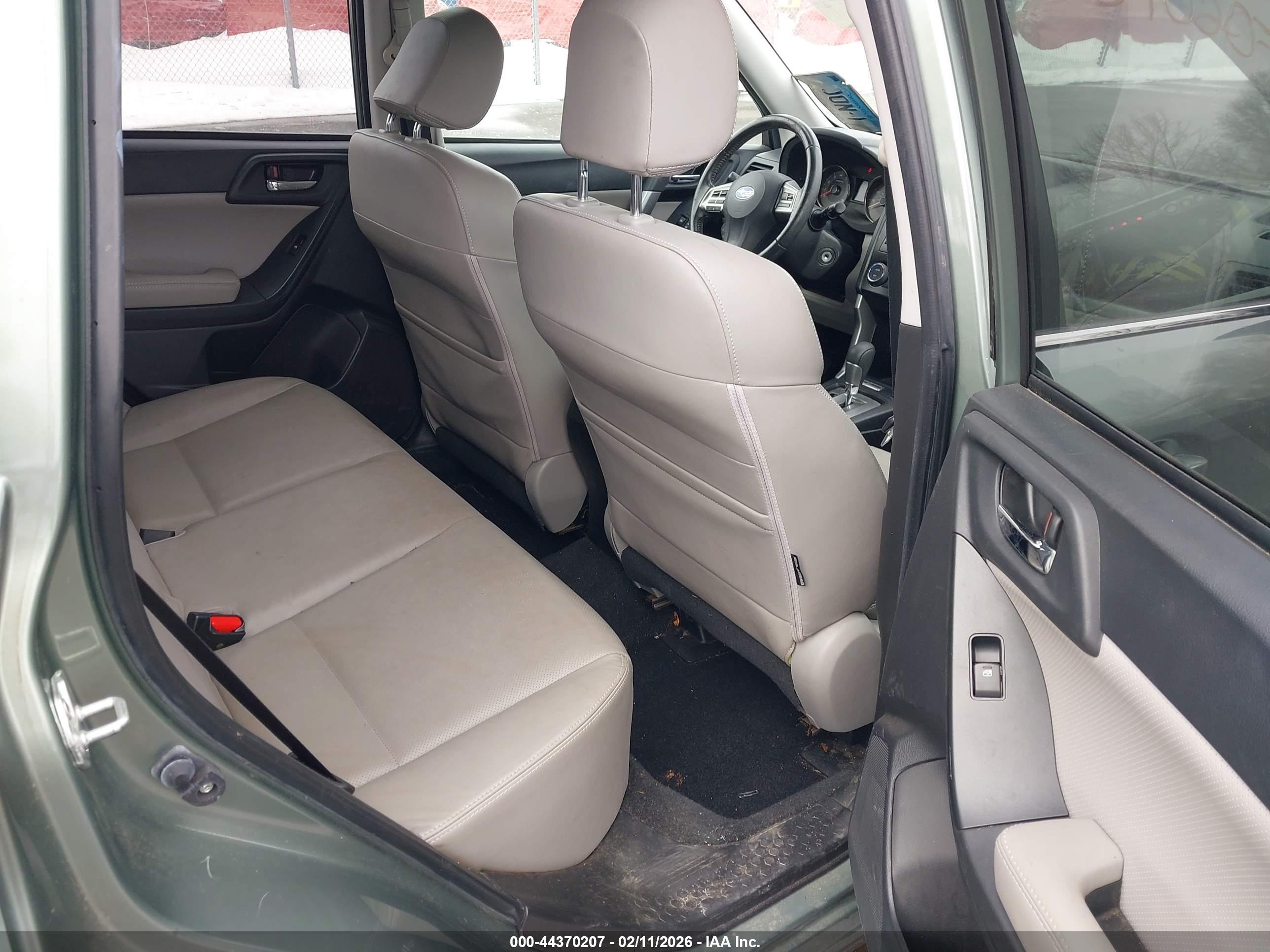 SUBARU FORESTER image 8