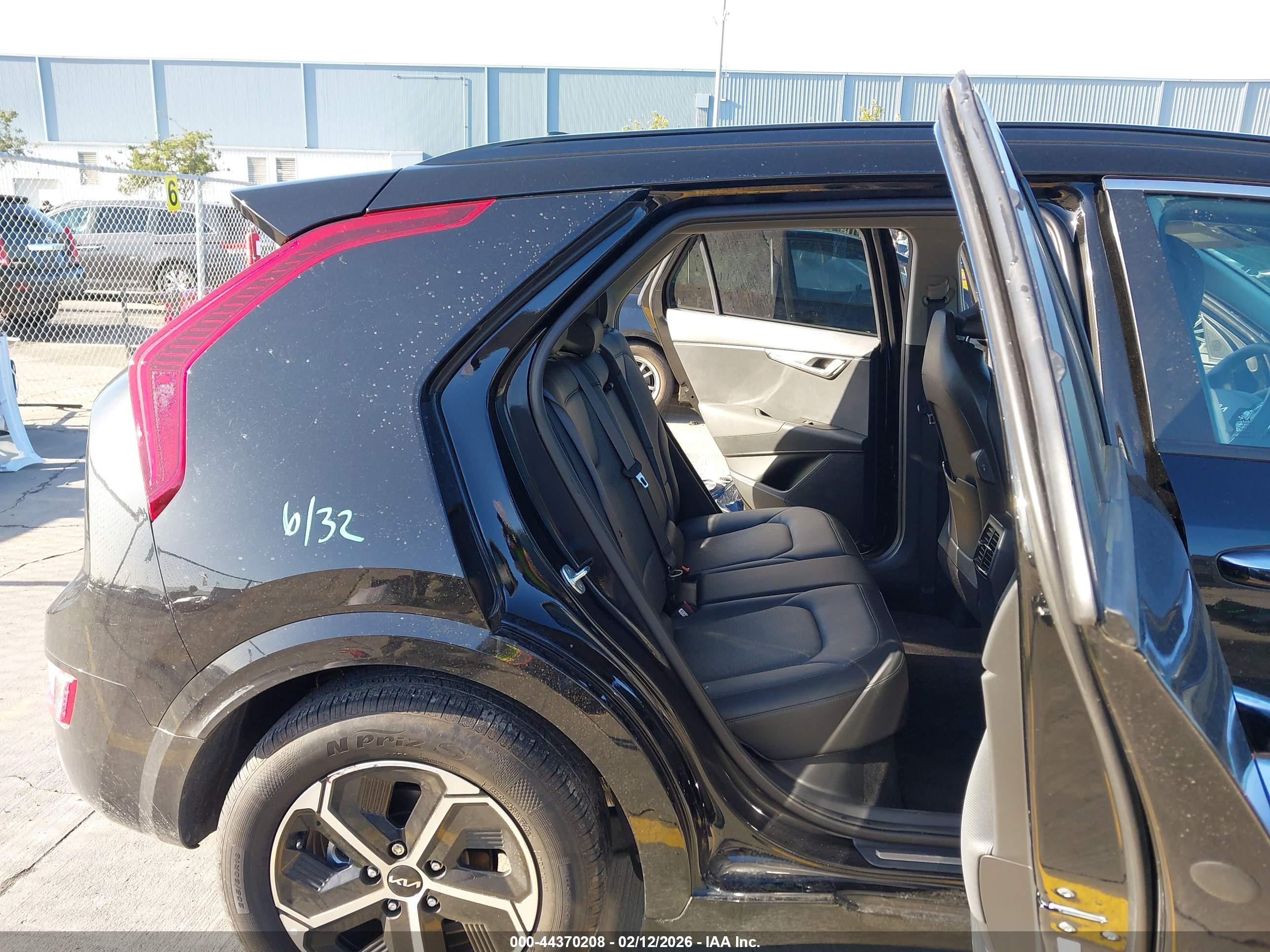 KIA NIRO image 8