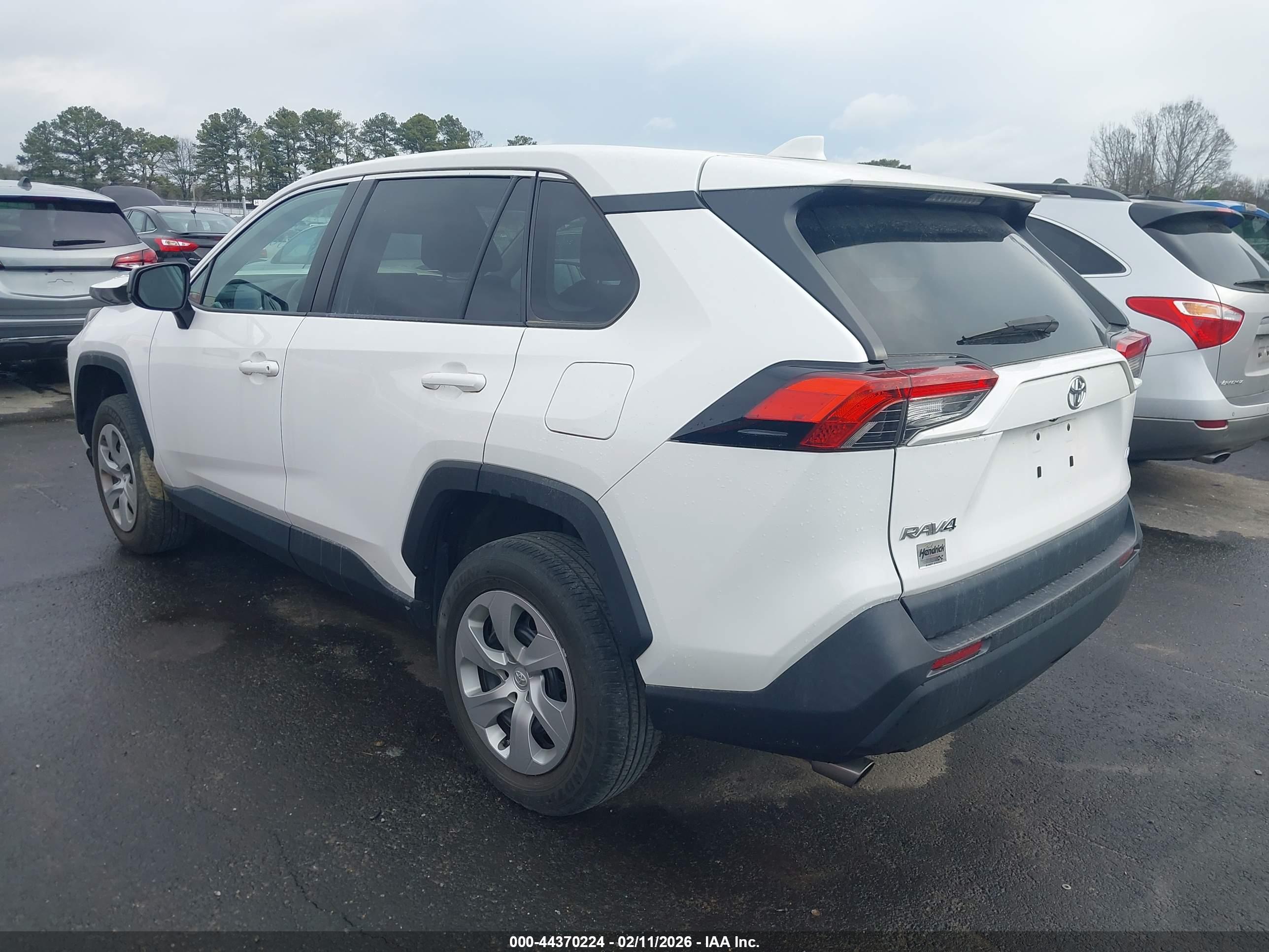 TOYOTA RAV4 image 3