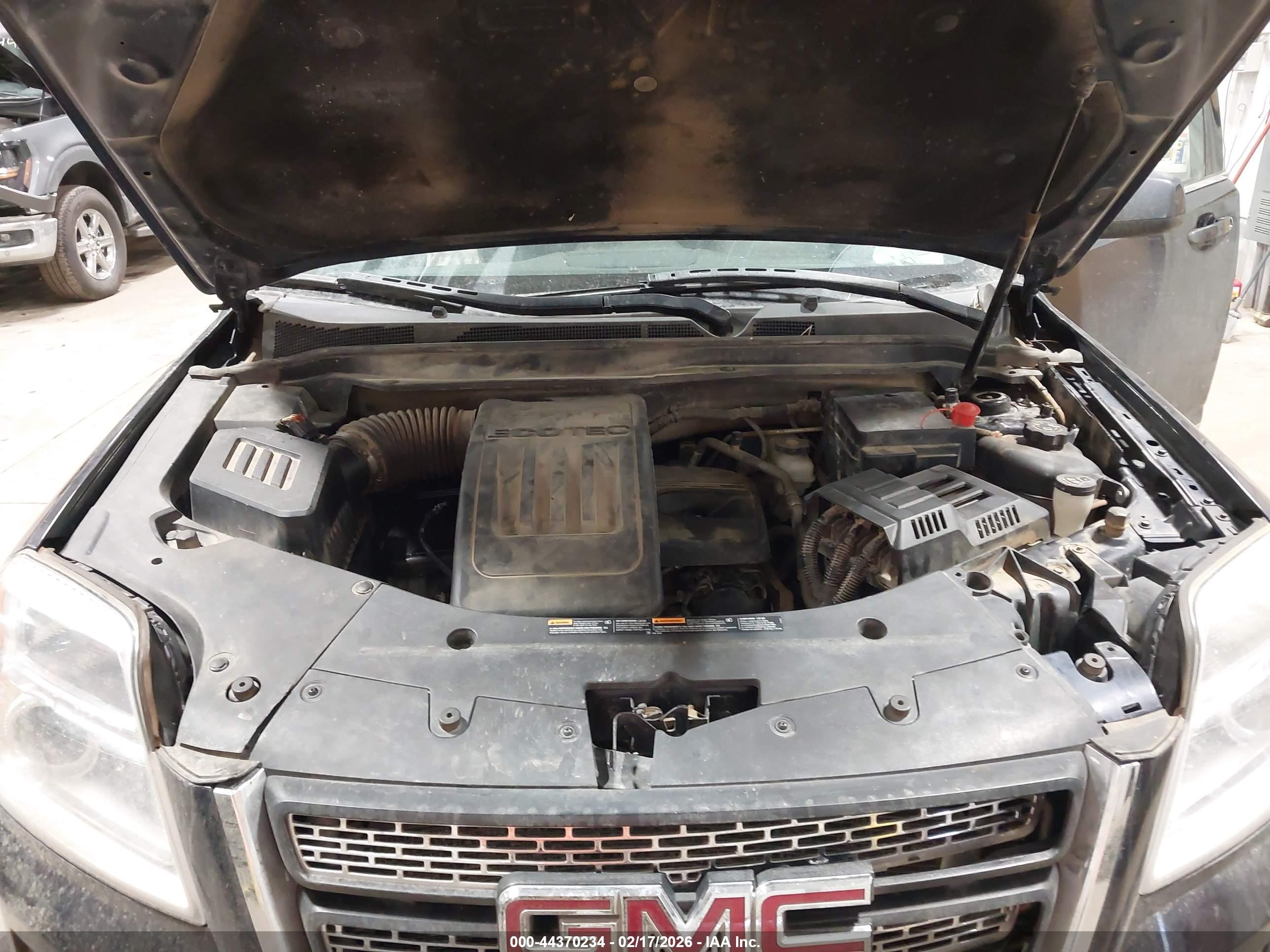 GMC TERRAIN image 10