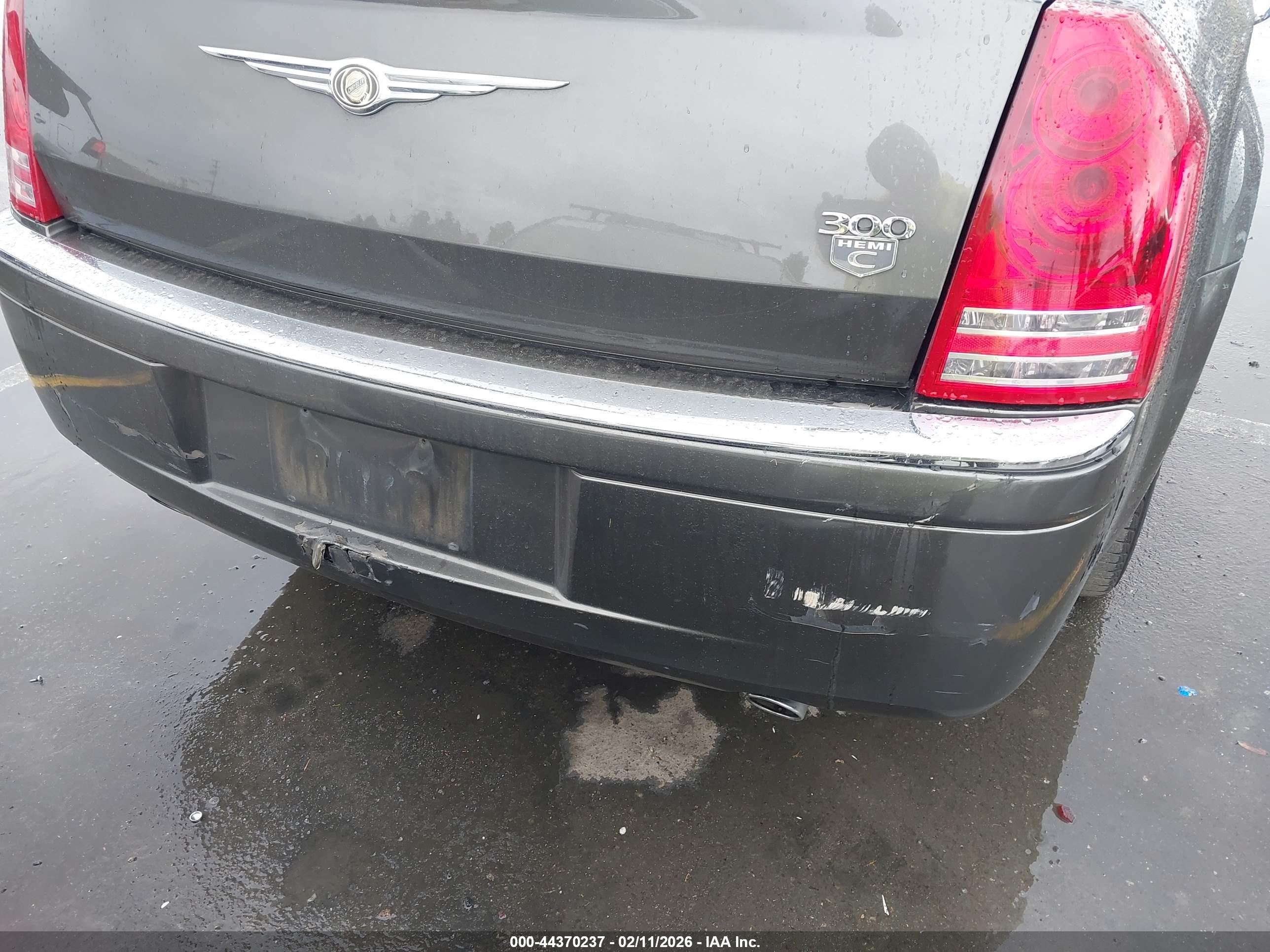 CHRYSLER 300C image 6