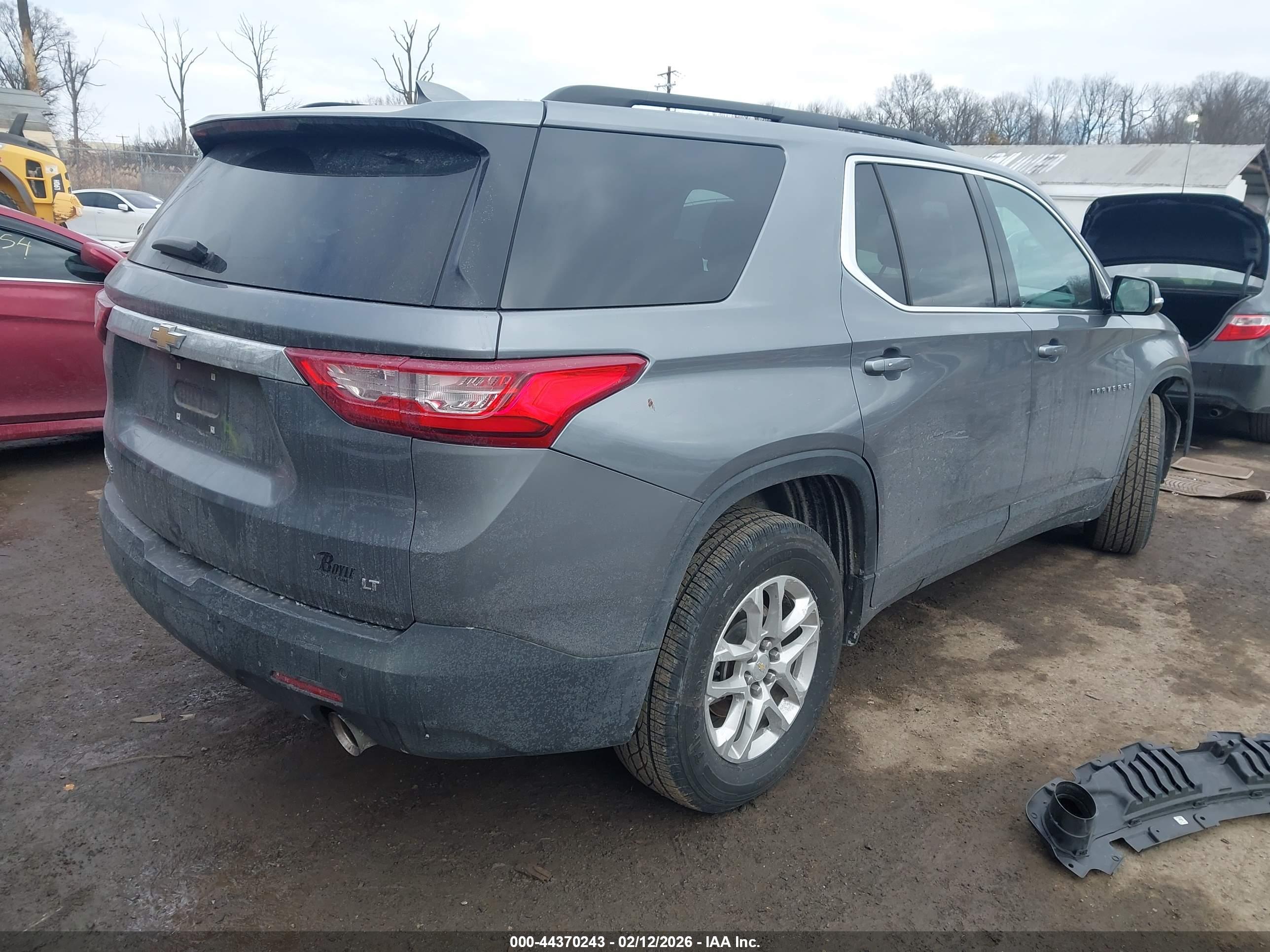 CHEVROLET TRAVERSE image 4