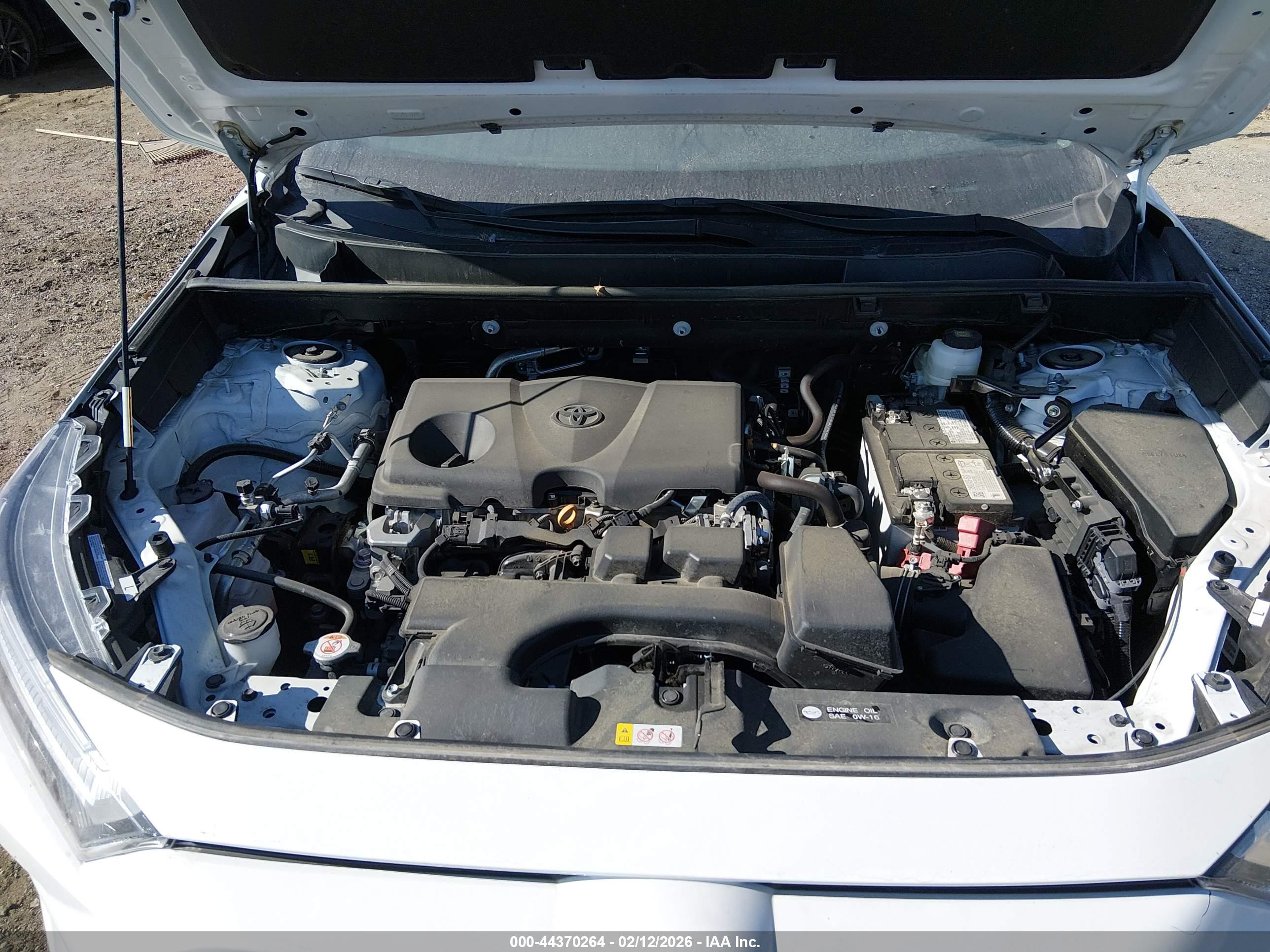 TOYOTA RAV4 image 10