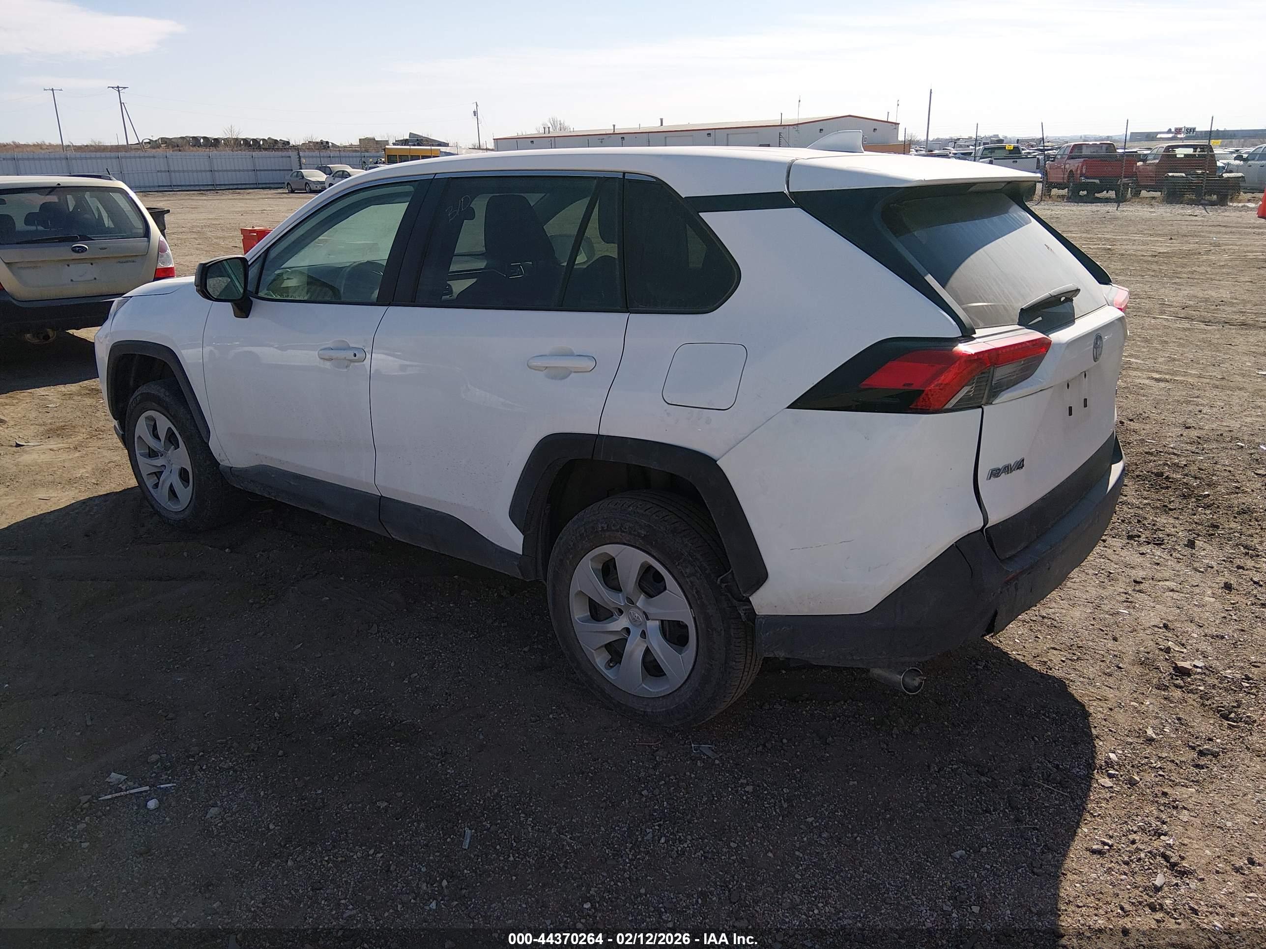TOYOTA RAV4 image 3