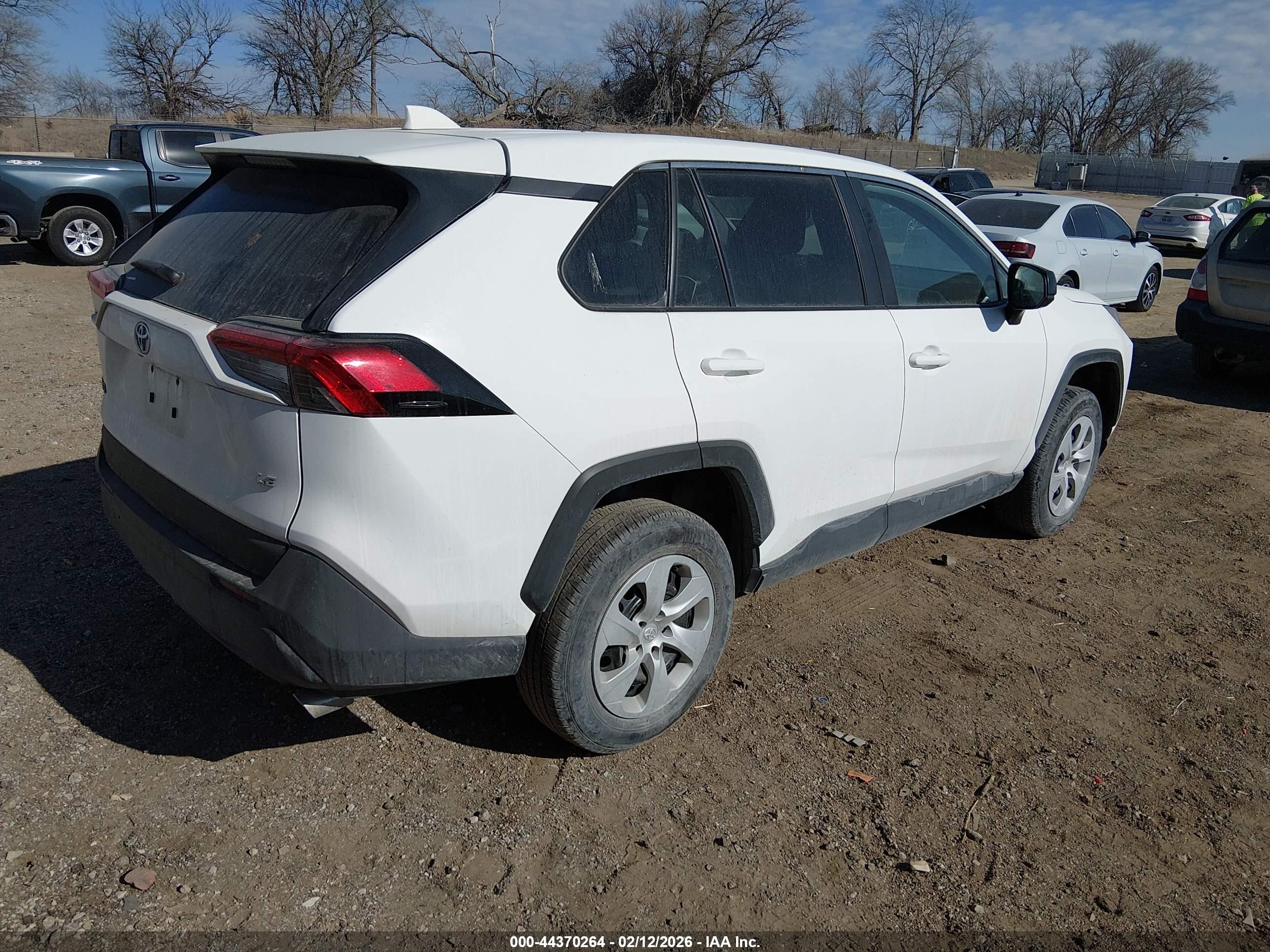 TOYOTA RAV4 image 4