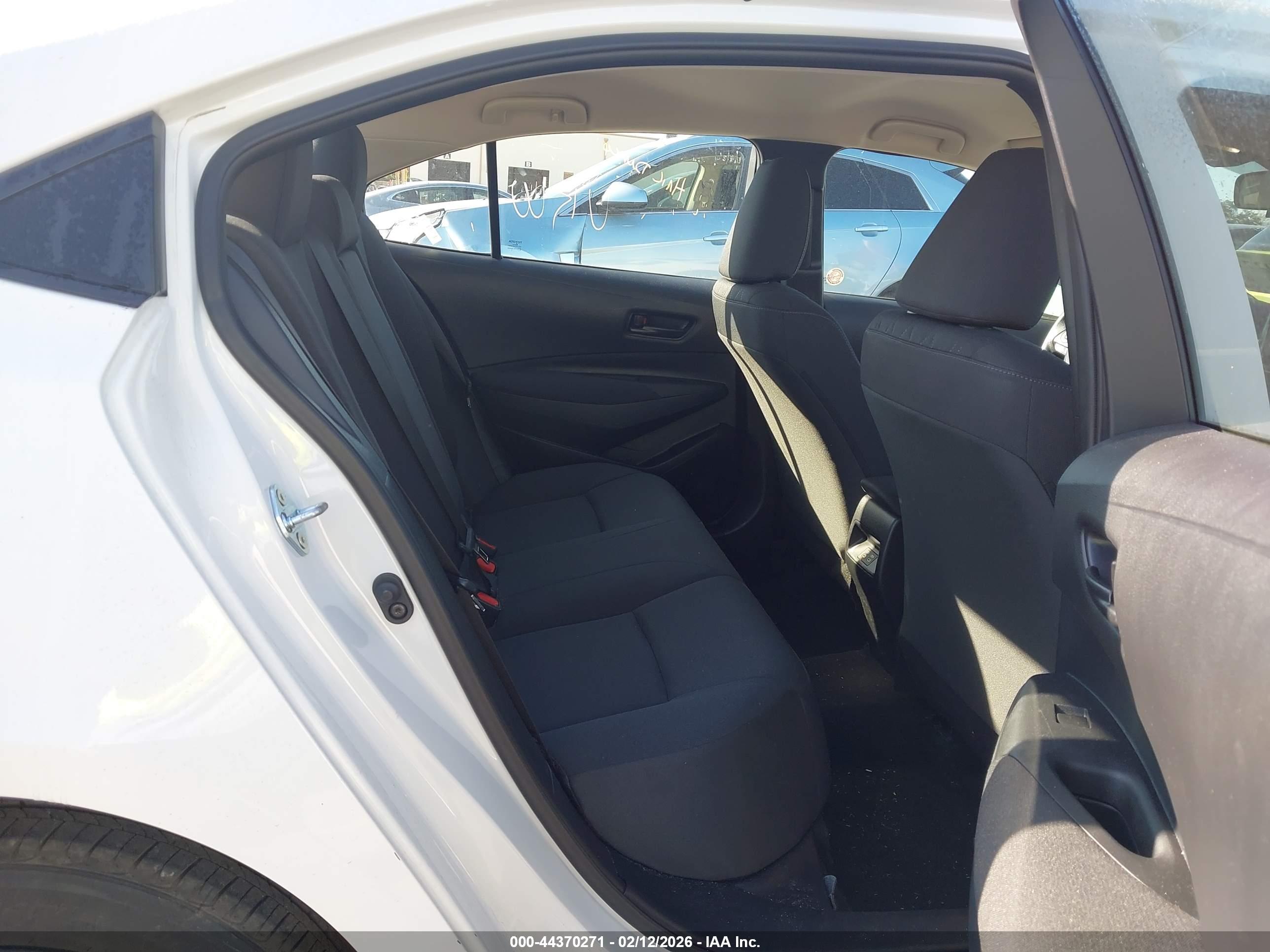 TOYOTA COROLLA image 8