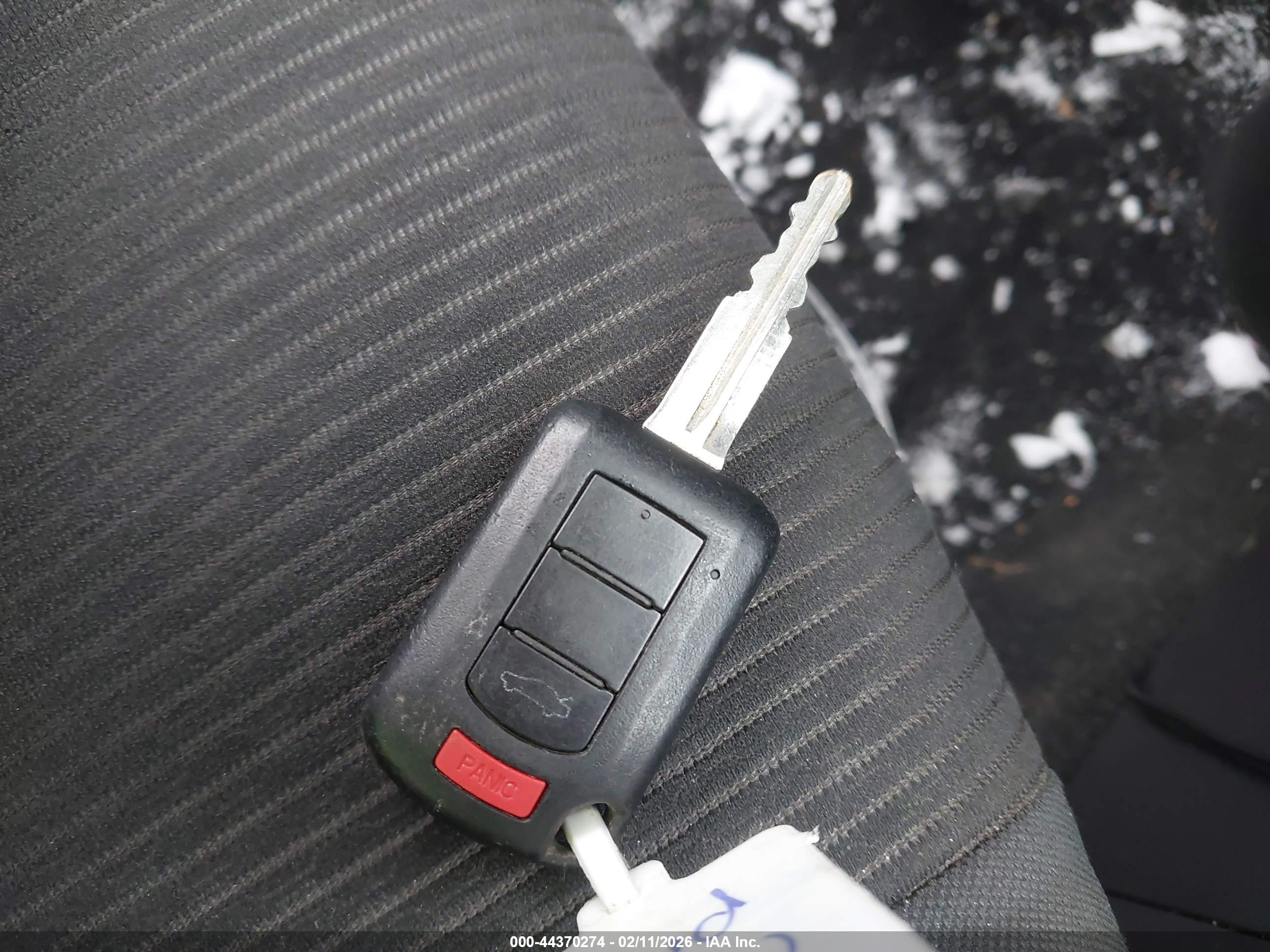 MITSUBISHI LANCER image 11