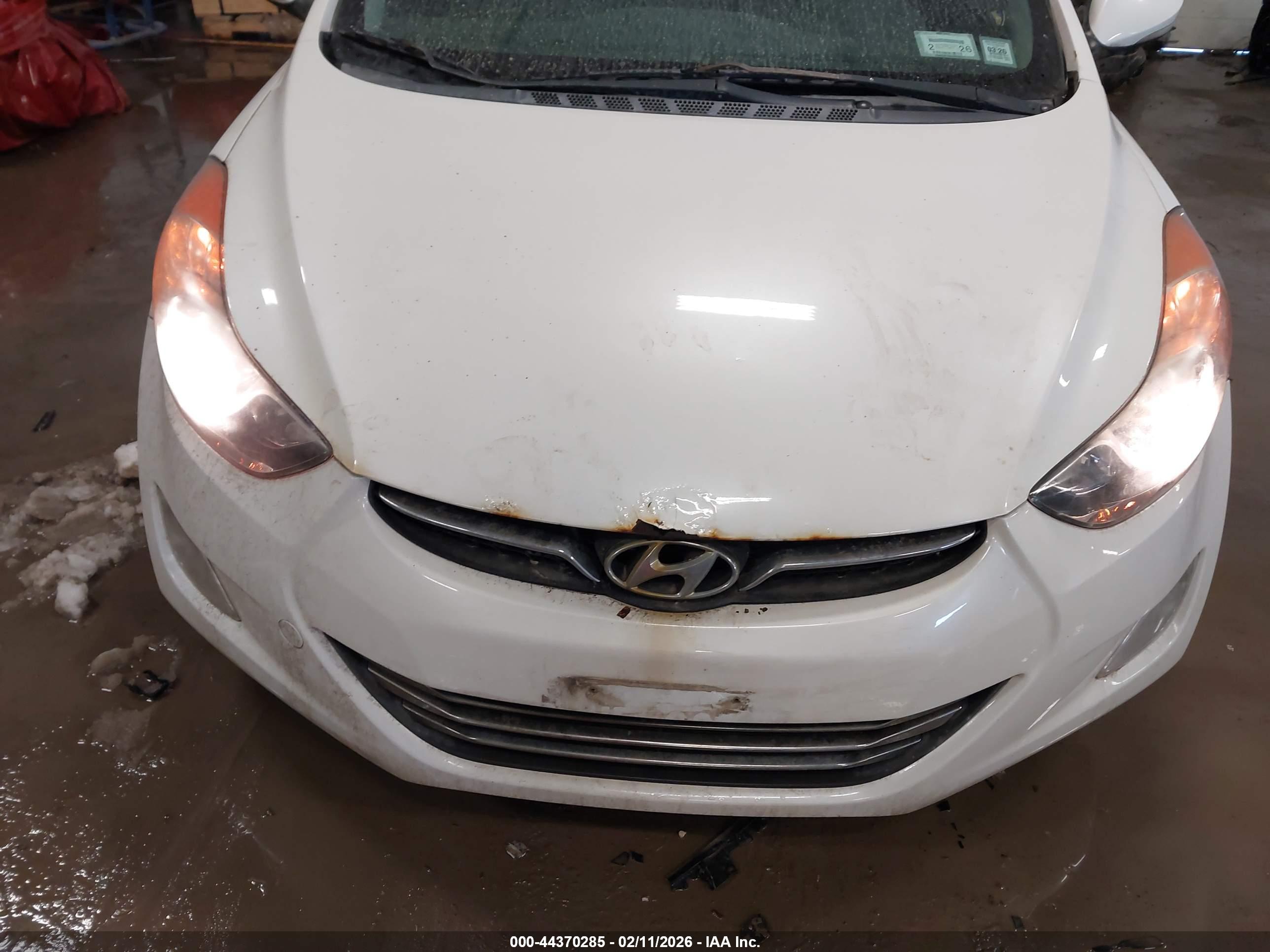 HYUNDAI ELANTRA image 6