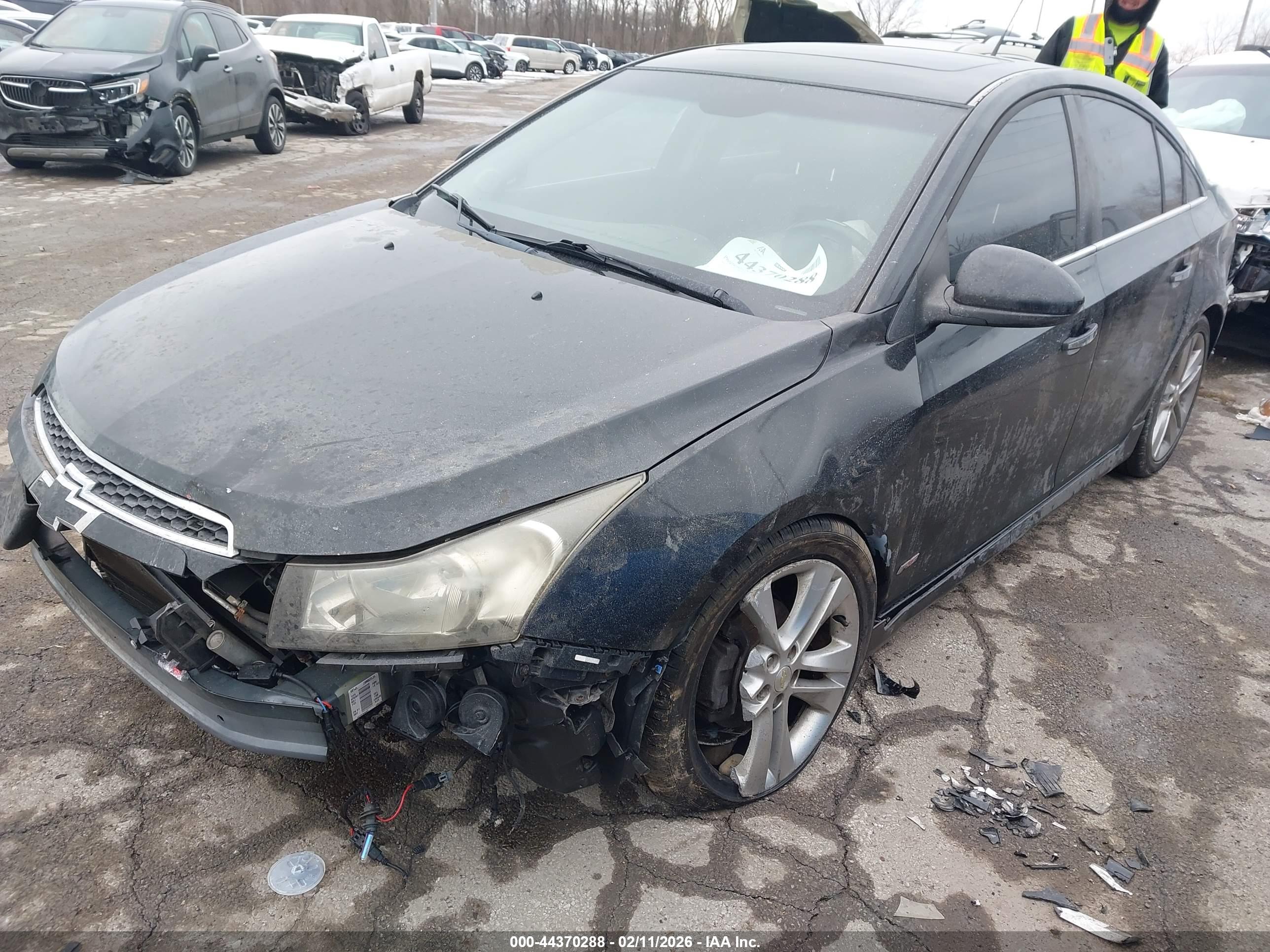 CHEVROLET CRUZE image 2