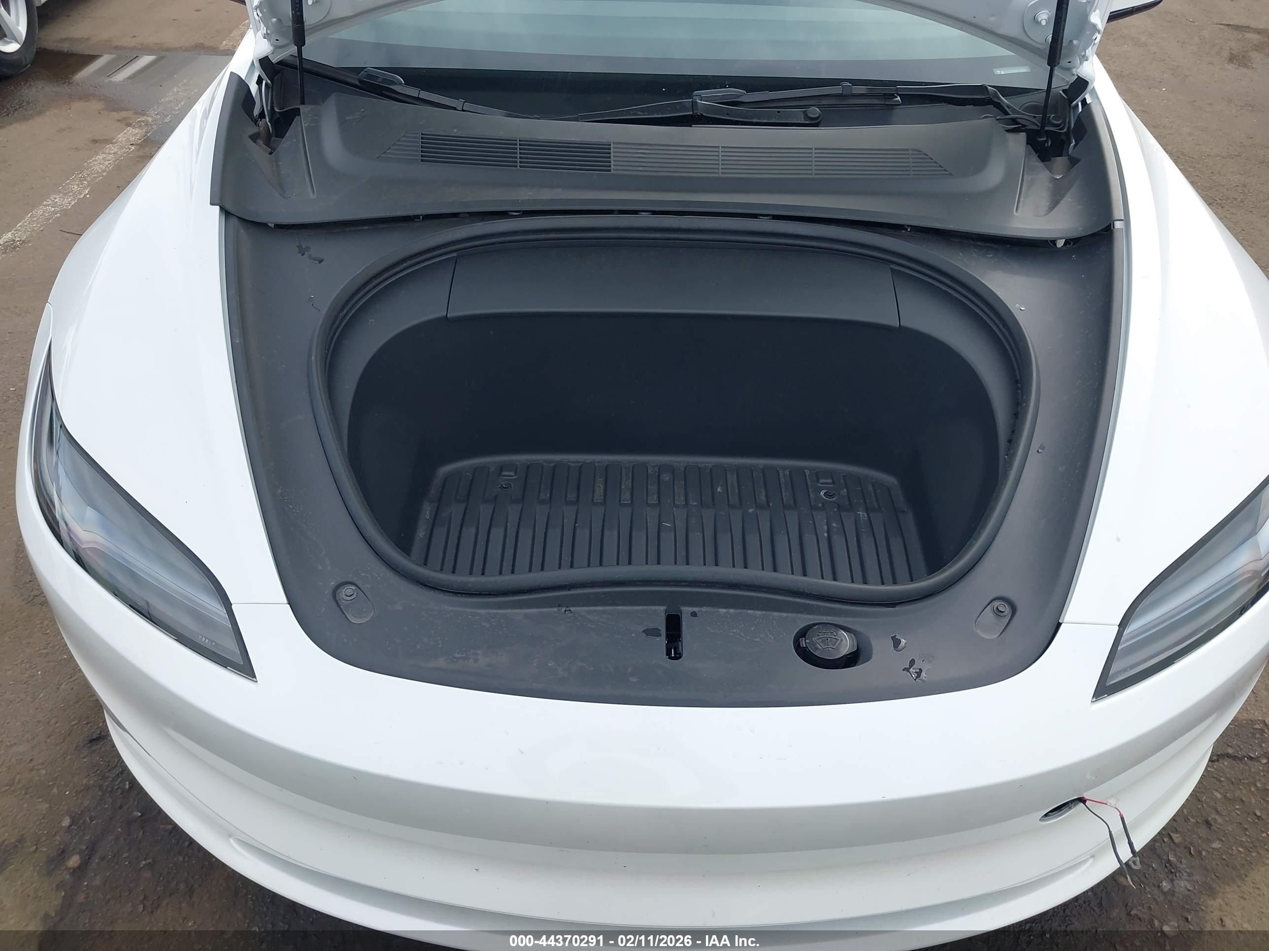 TESLA MODEL image 10