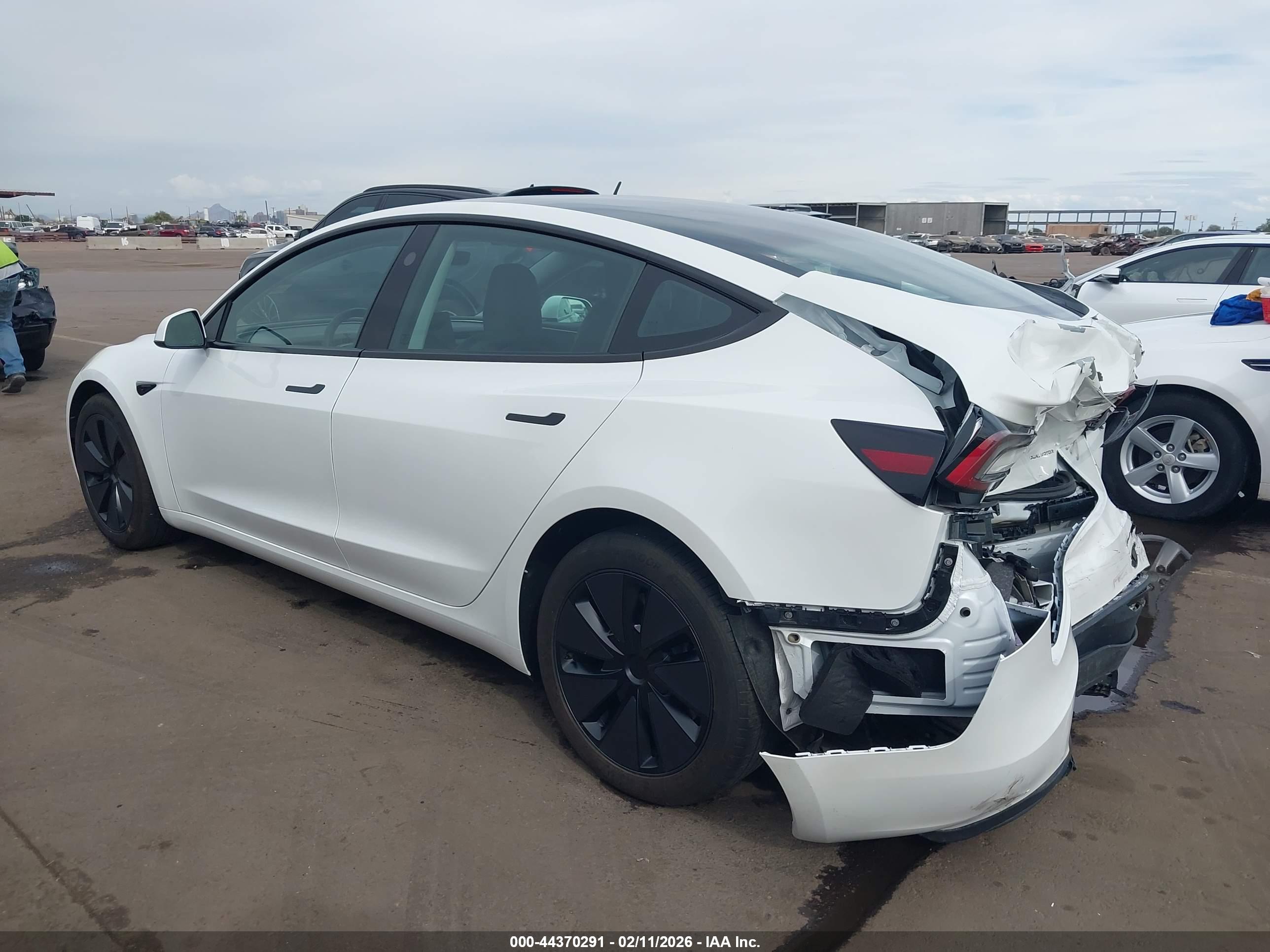 TESLA MODEL image 3