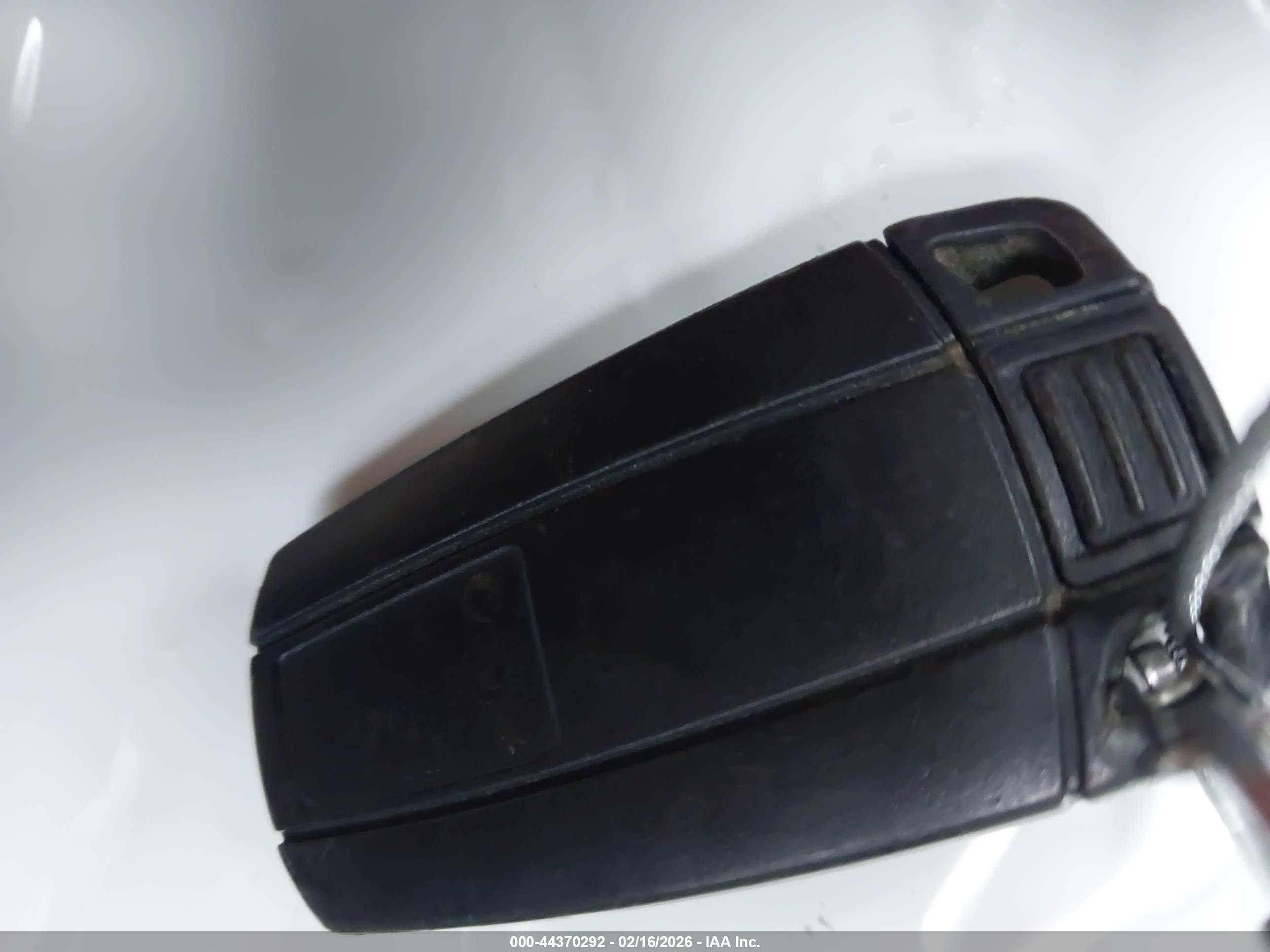 BMW 328XI image 11