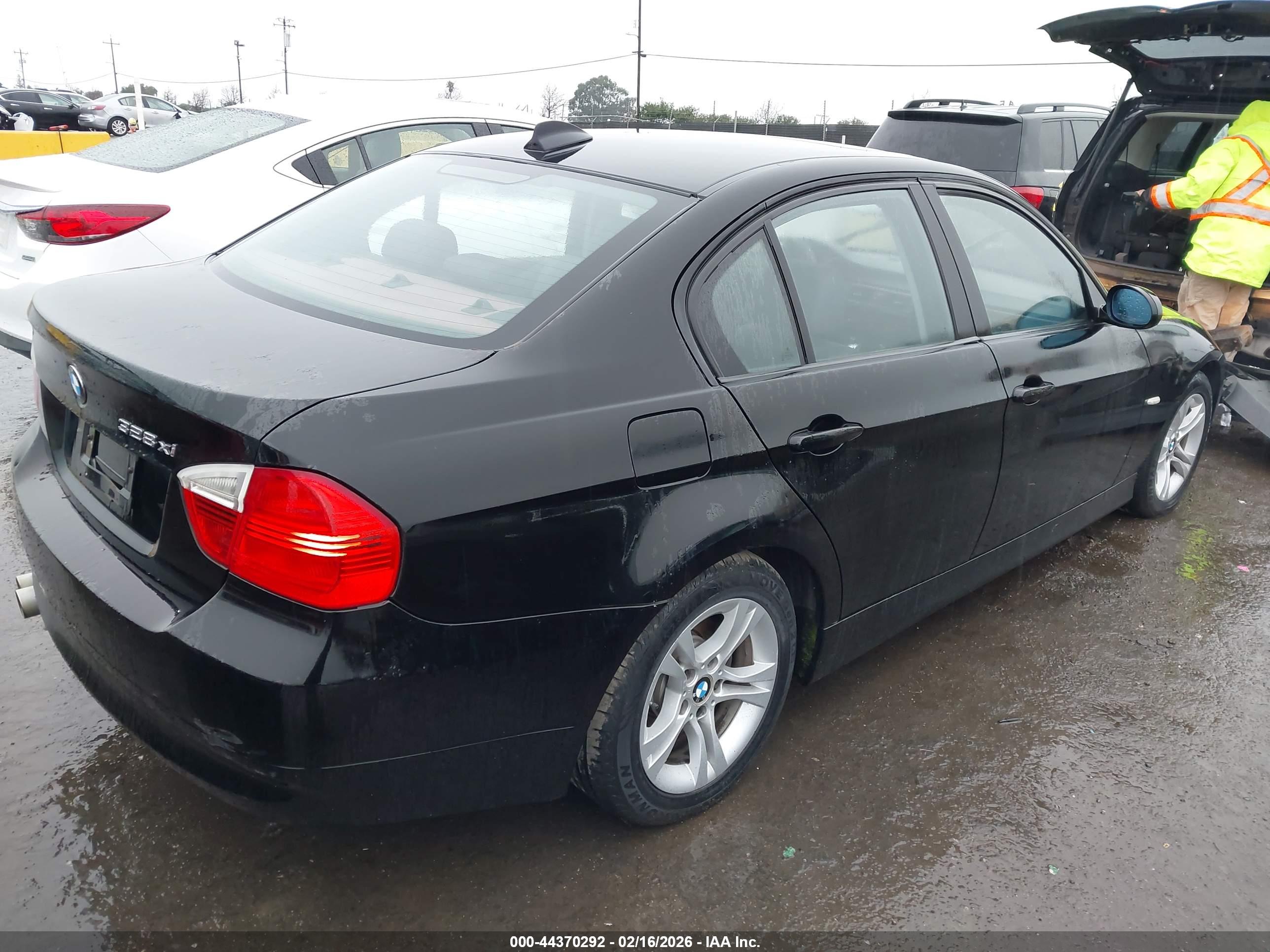 BMW 328XI image 4