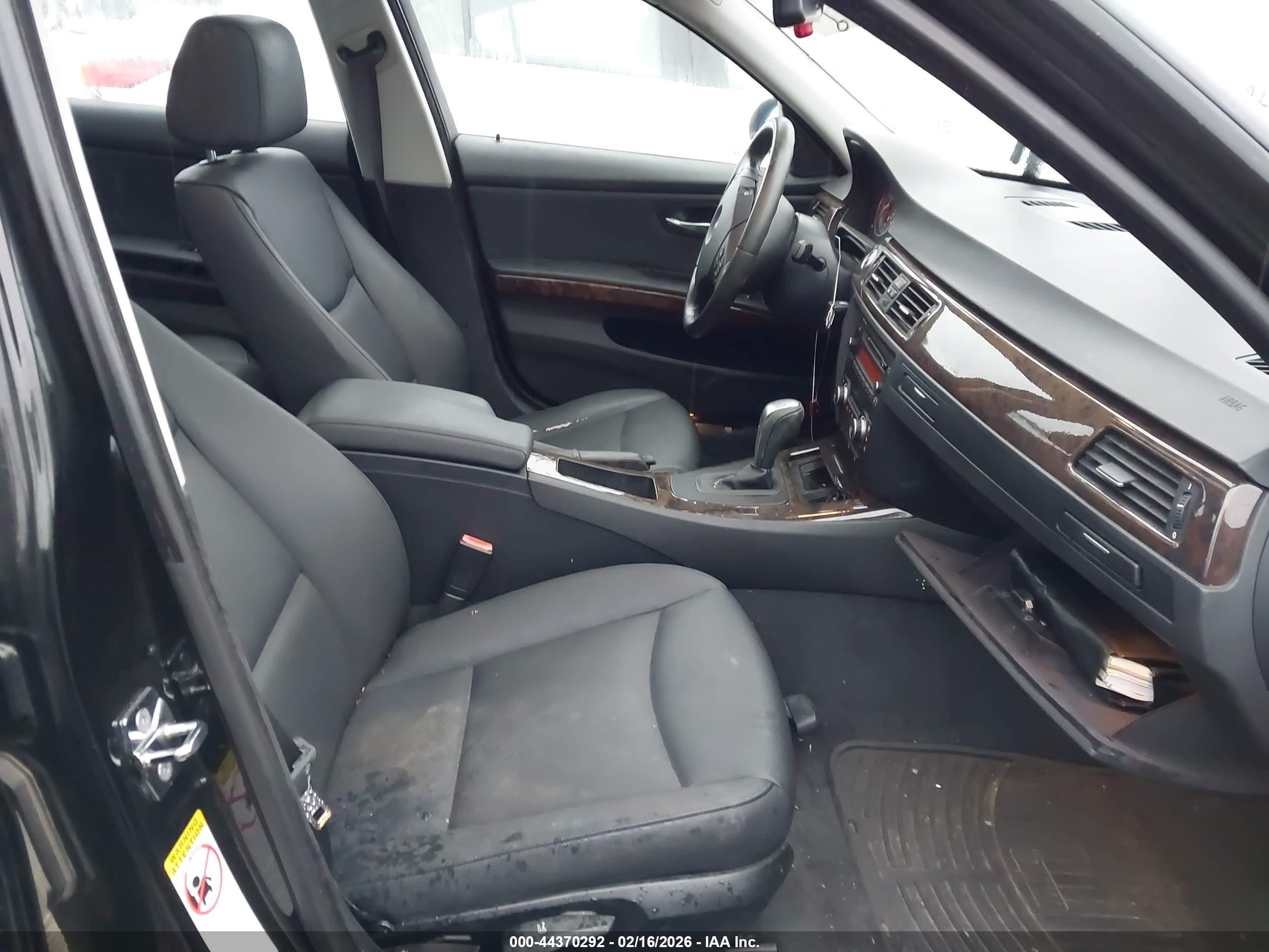 BMW 328XI image 5
