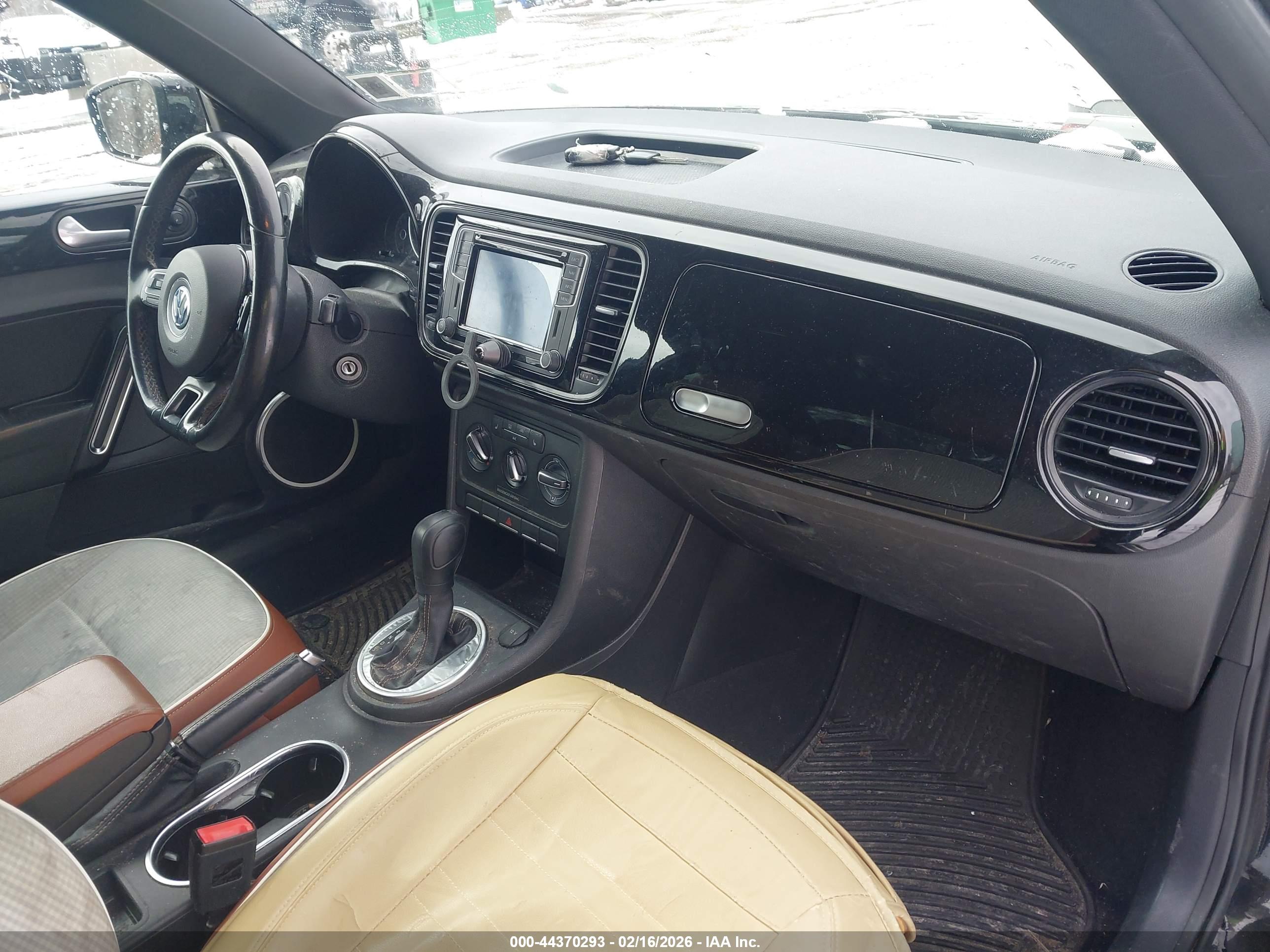 VOLKSWAGEN BEETLE image 5