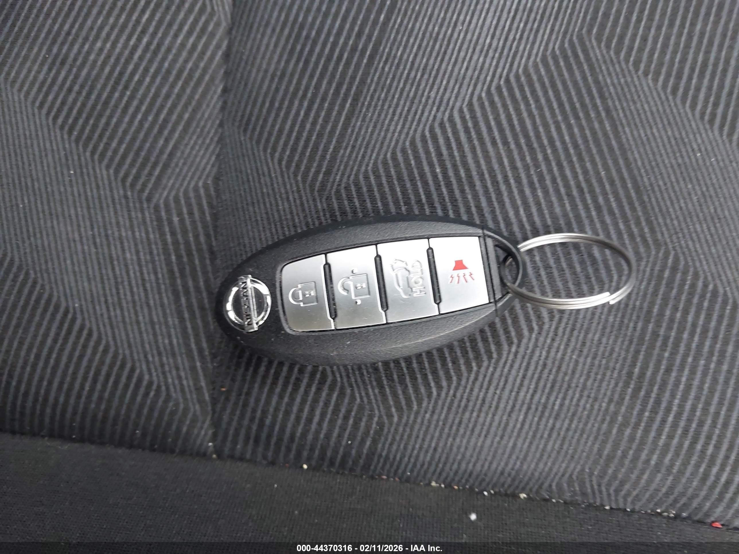 NISSAN ROGUE image 11