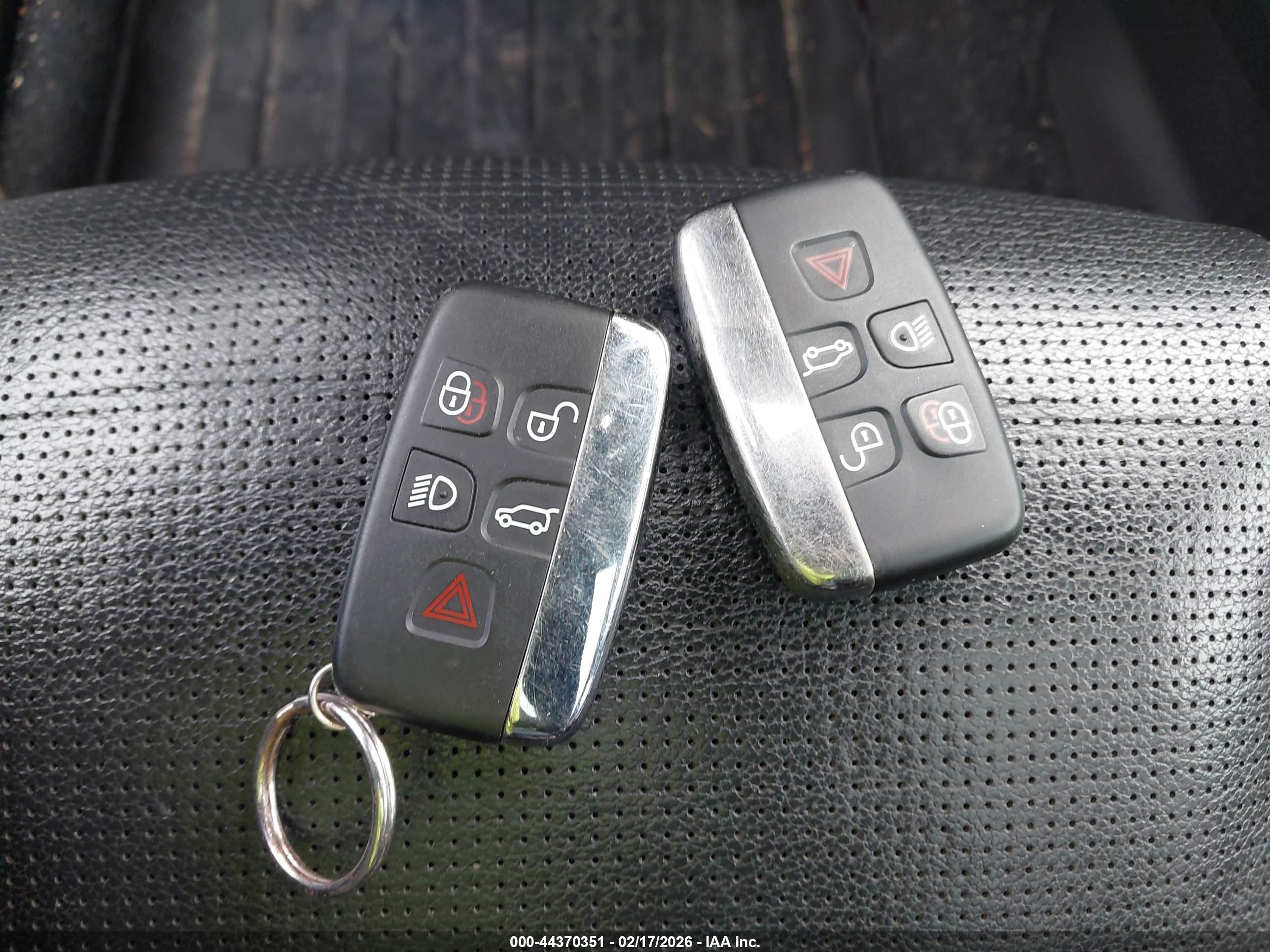 LAND ROVER image 11