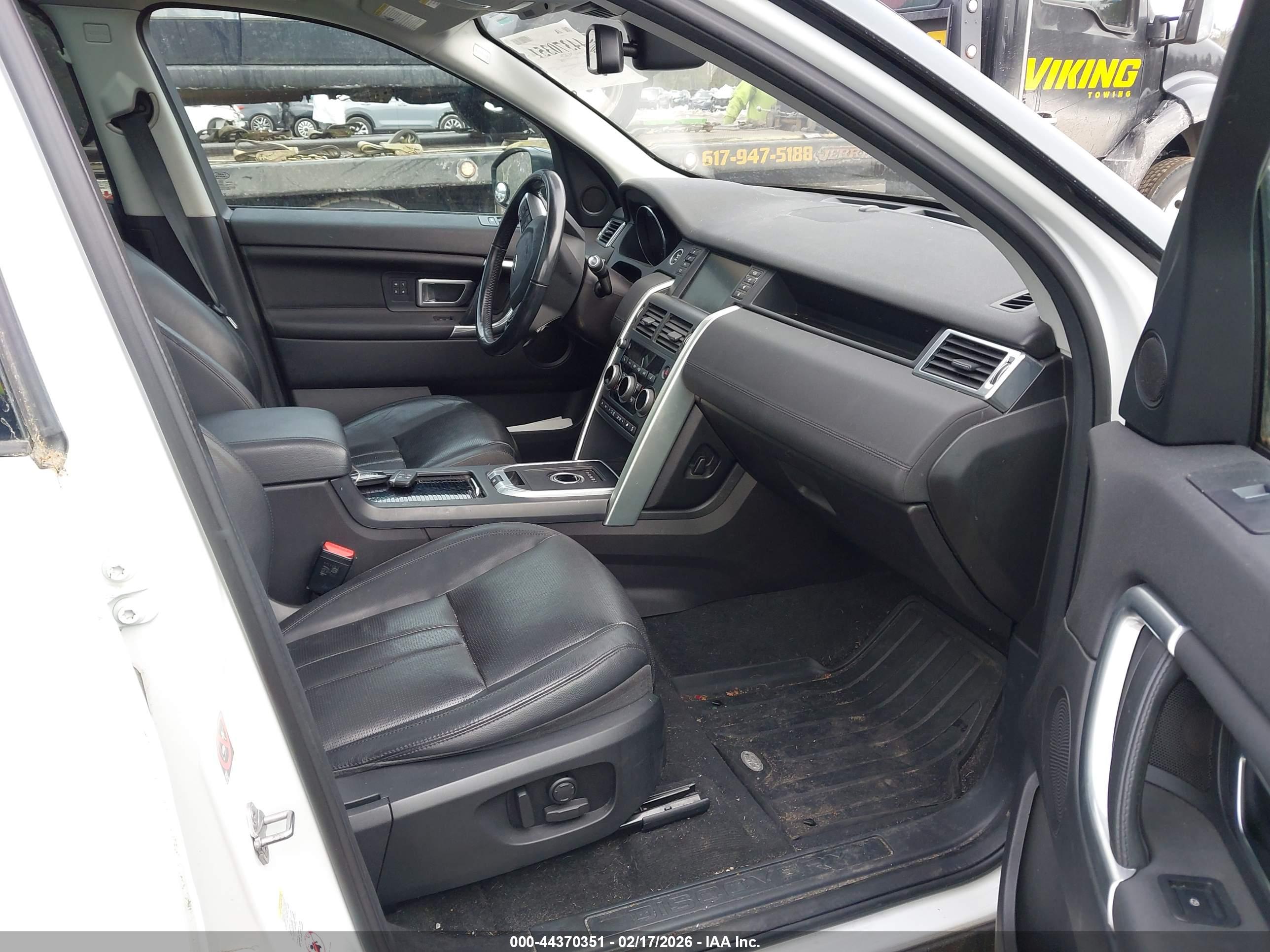 LAND ROVER image 5