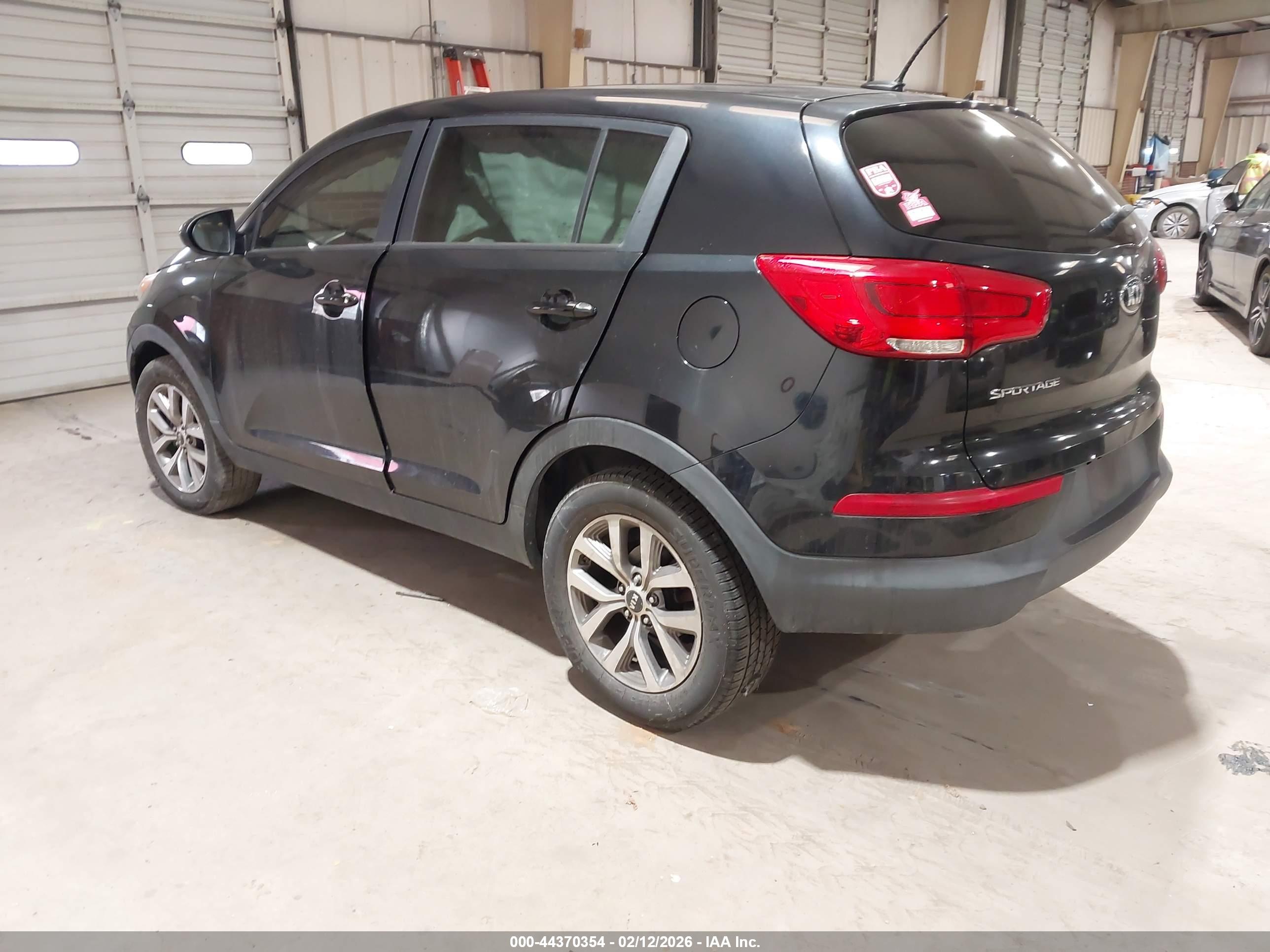 KIA SPORTAGE image 3