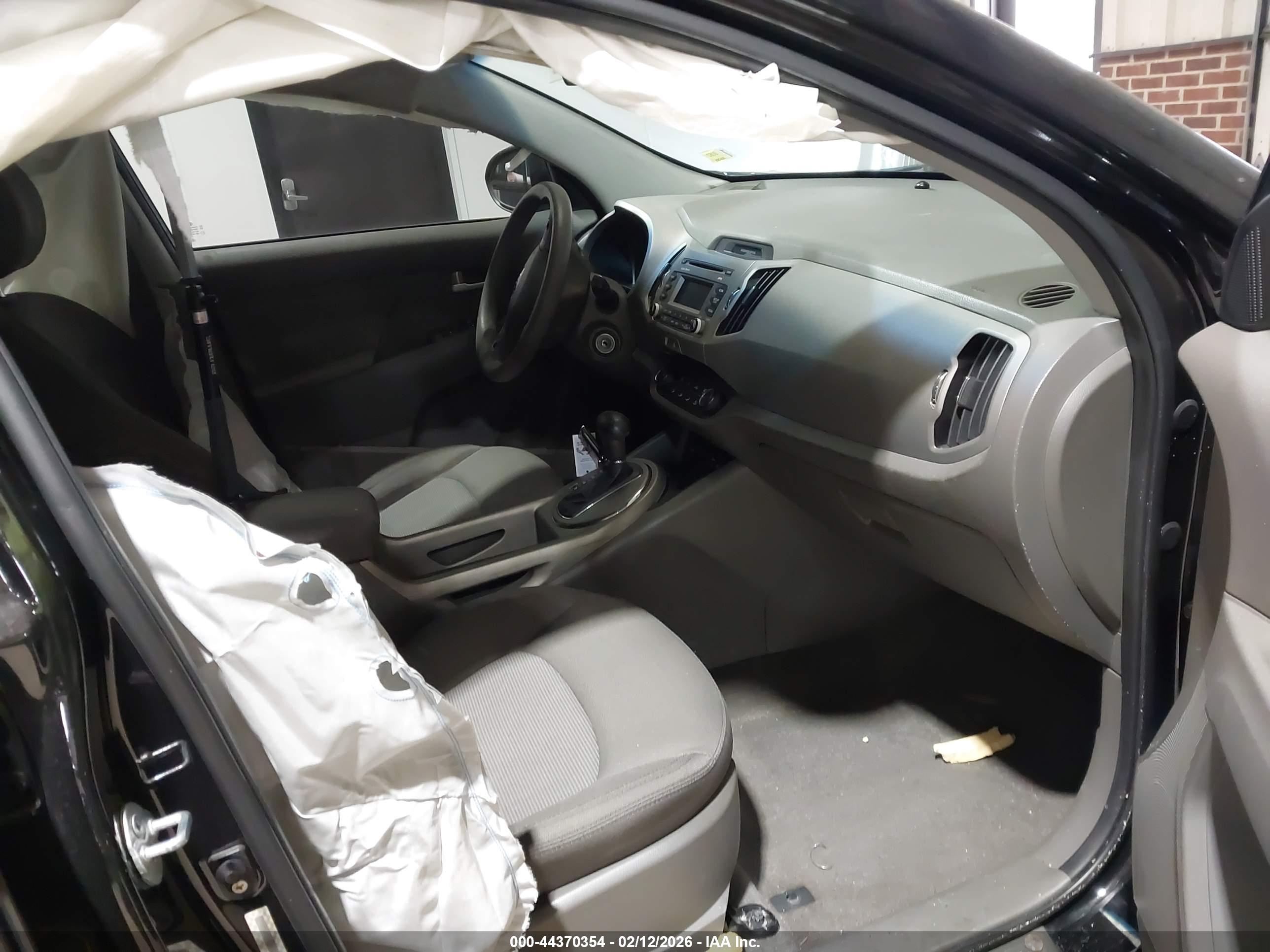 KIA SPORTAGE image 5