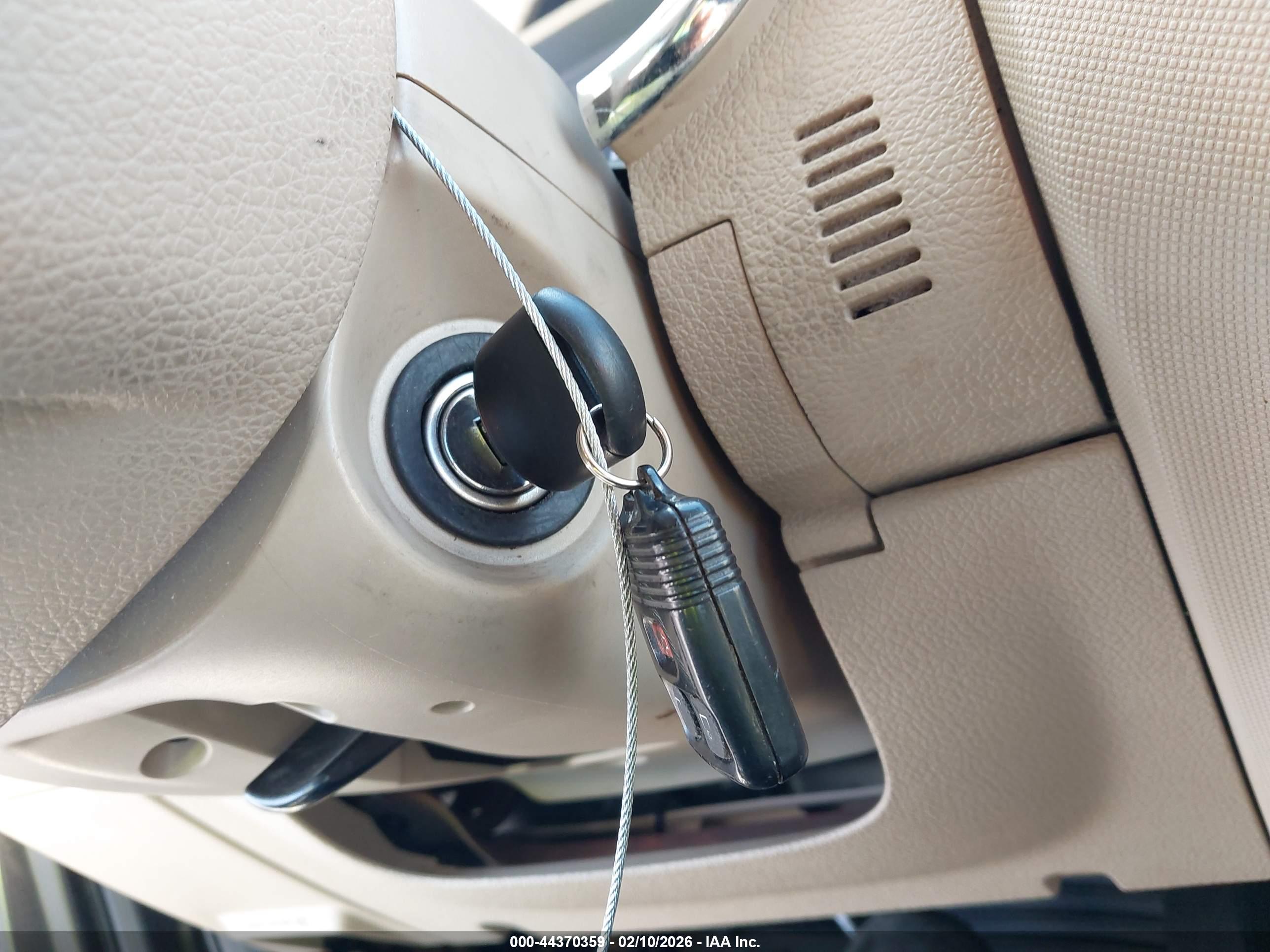 FORD EXPLORER image 11