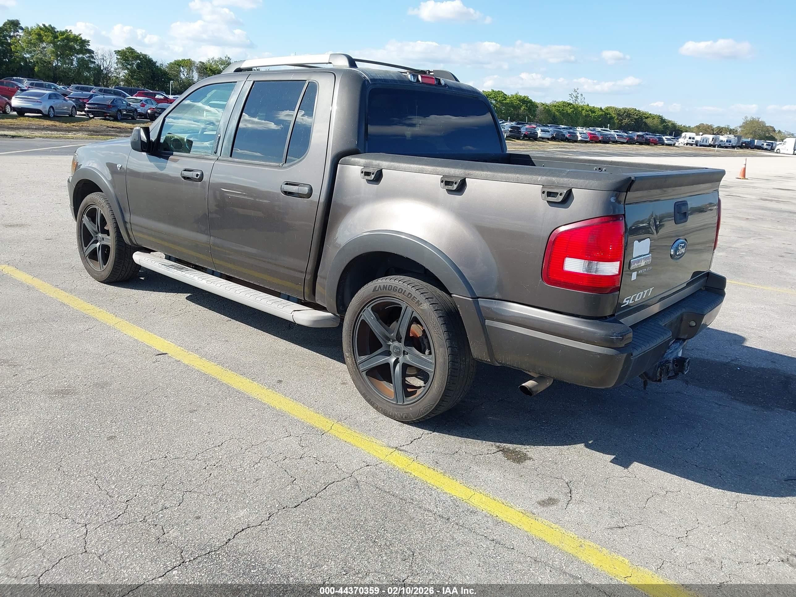 FORD EXPLORER image 3