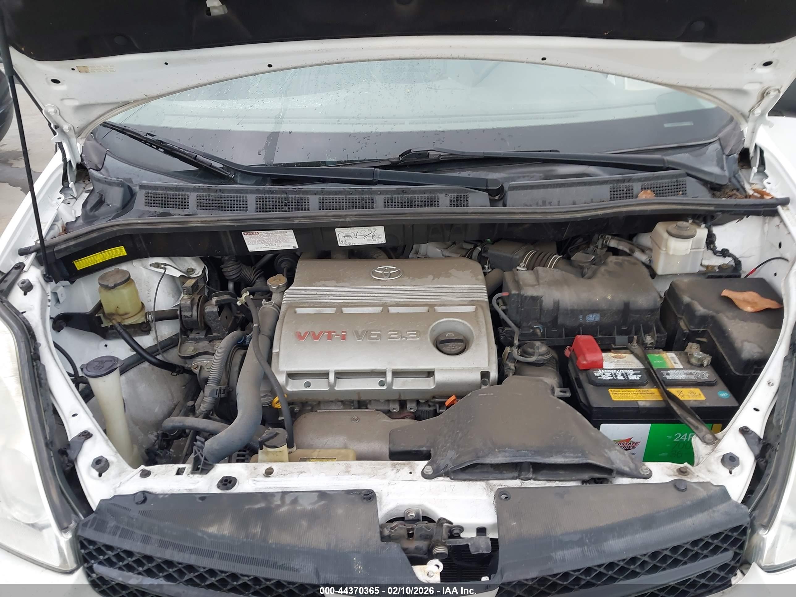 TOYOTA SIENNA image 10