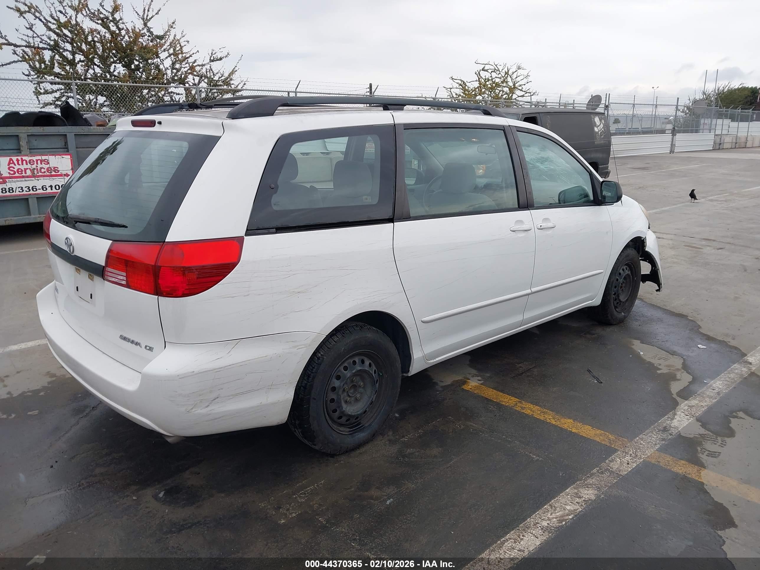 TOYOTA SIENNA image 4