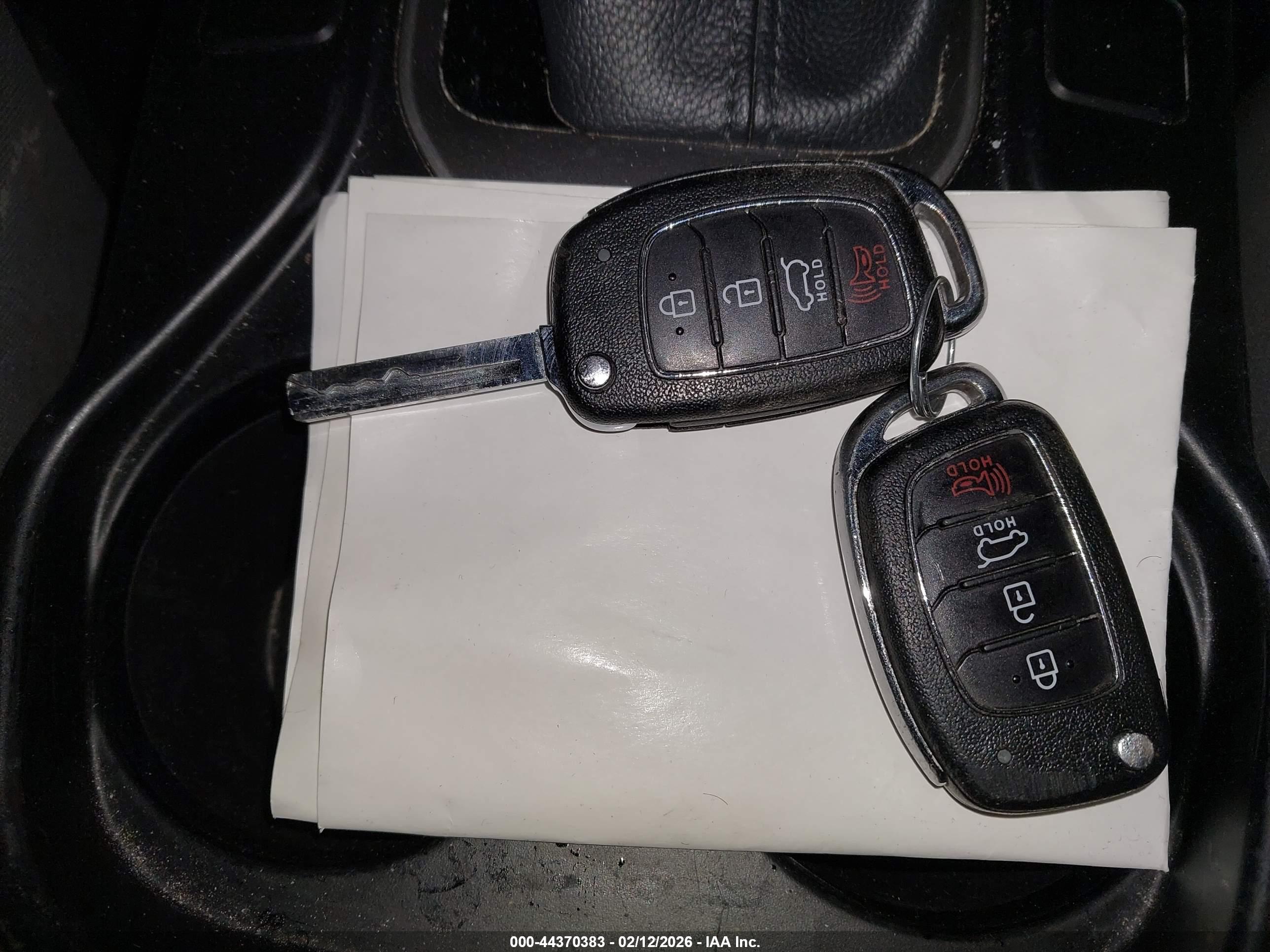HYUNDAI SANTA image 11