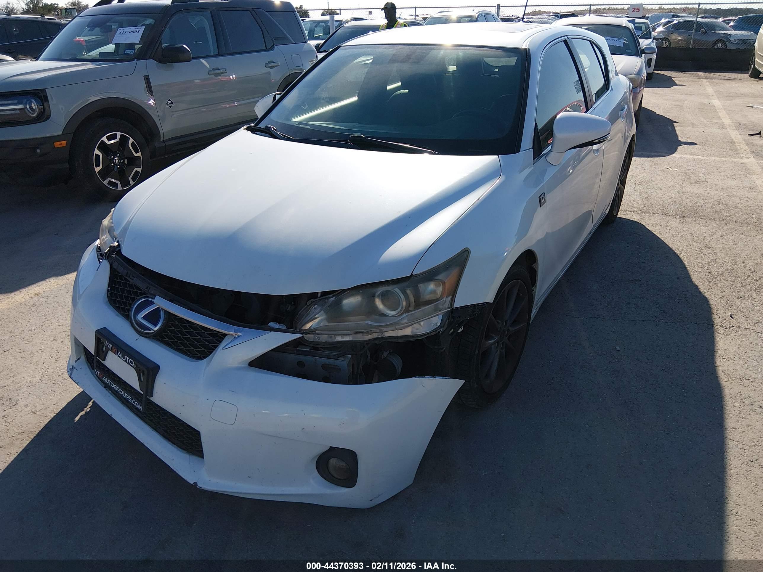LEXUS CT image 6