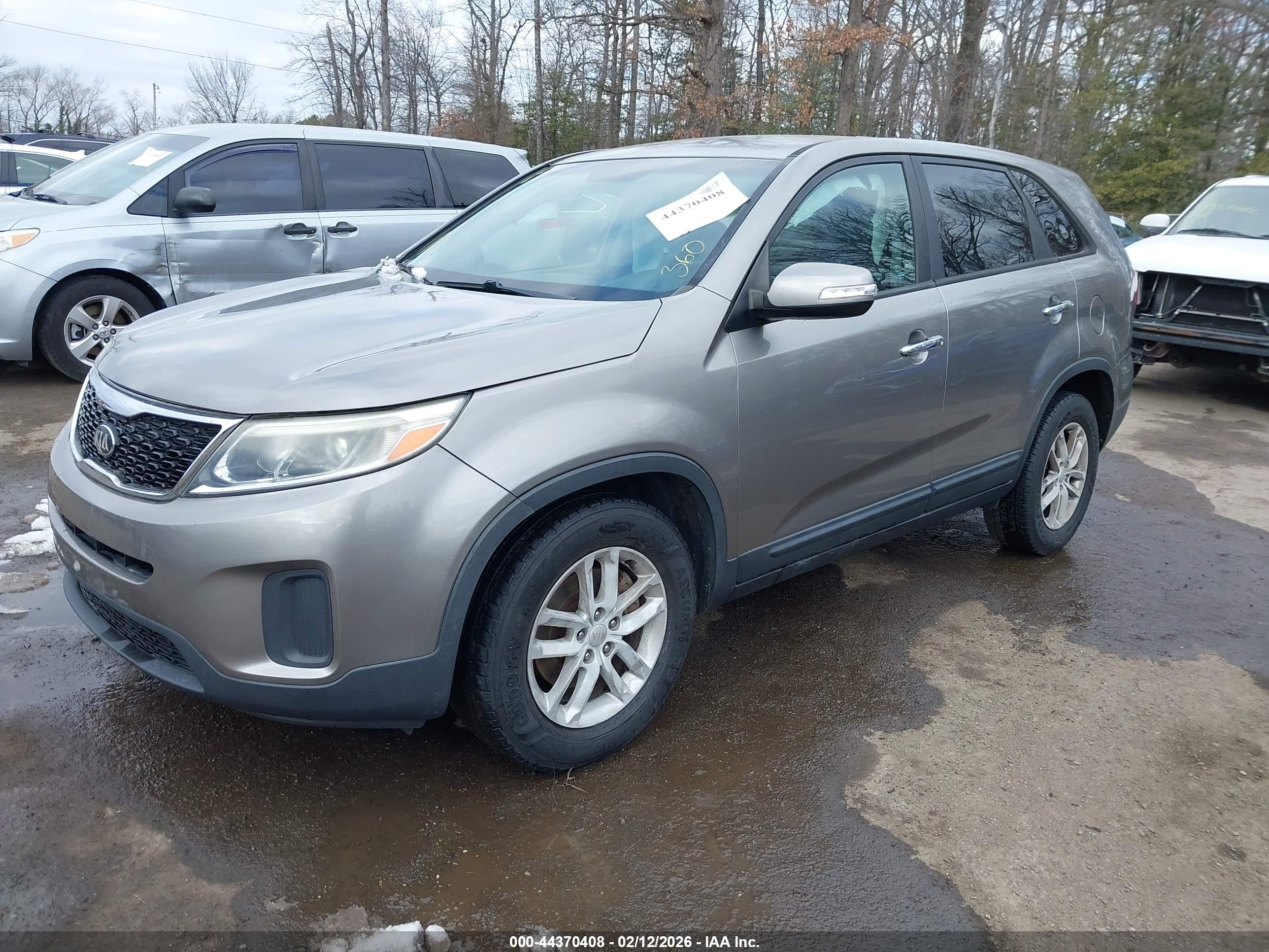 KIA SORENTO image 2
