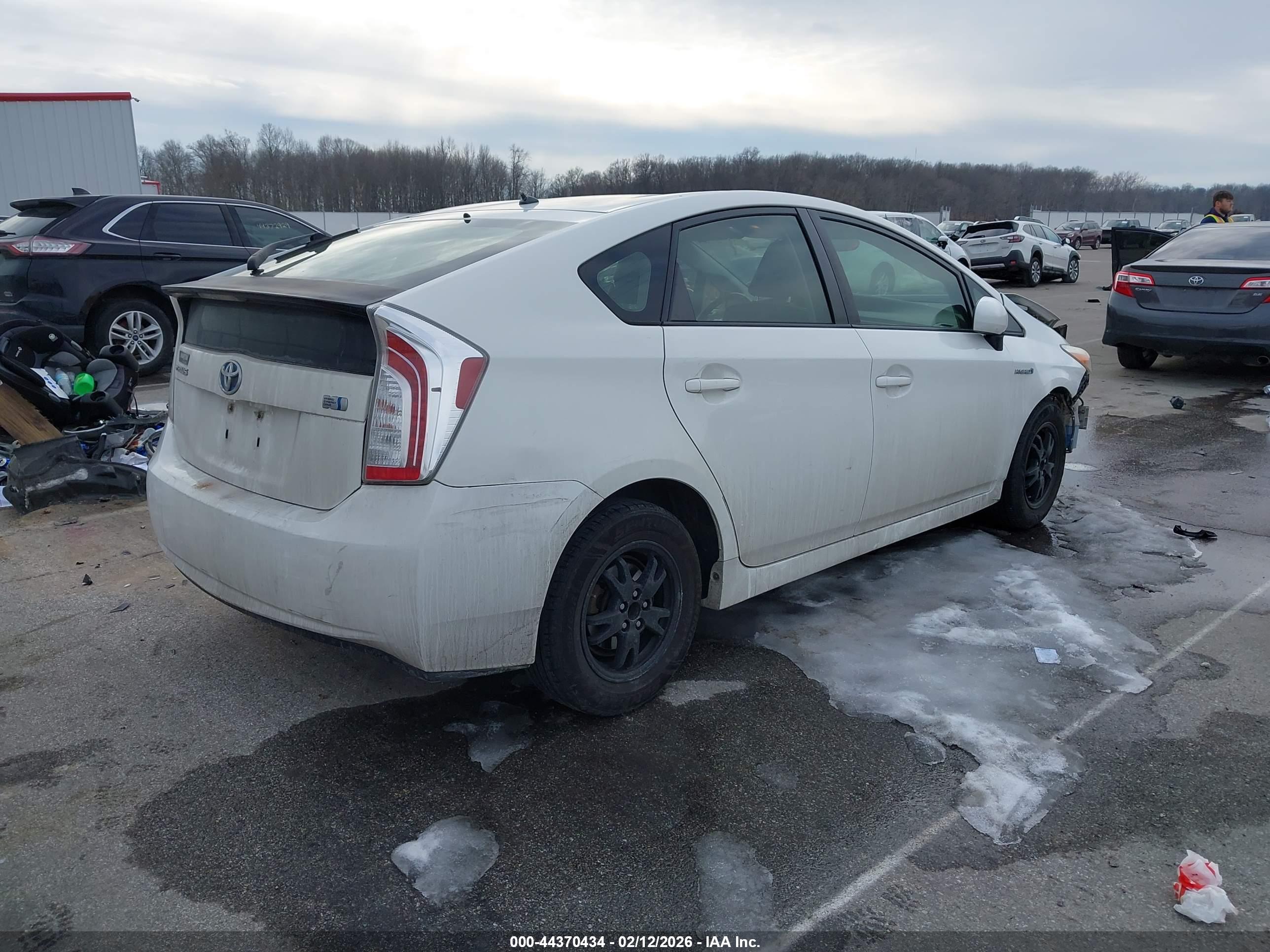 TOYOTA PRIUS image 4